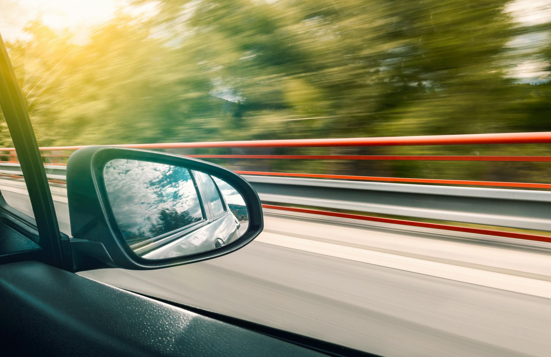 Der Blick aus einem Autofenster | Quelle: Pexels