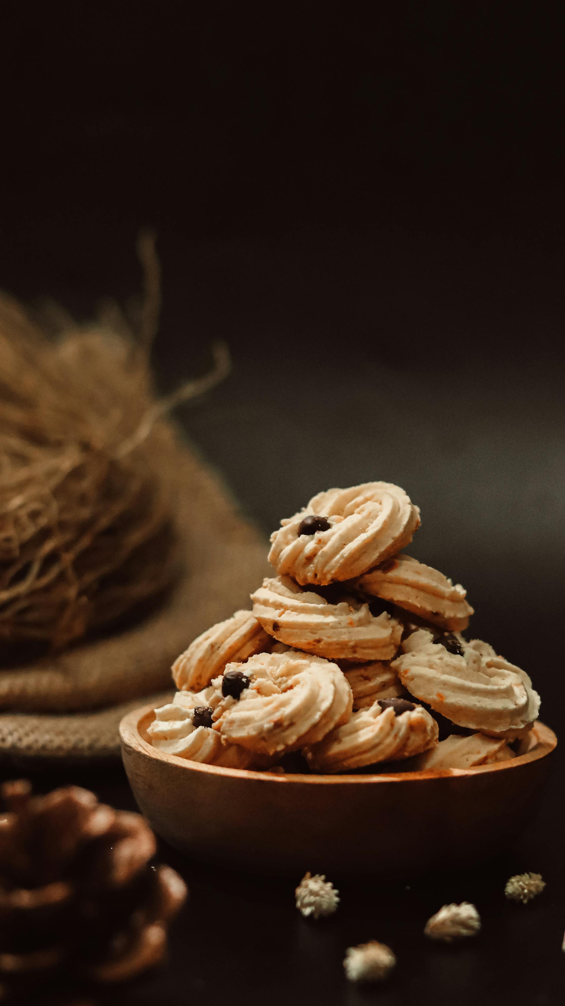 Chocolate Chip Cookies in einer Schüssel | Quelle: Pexels