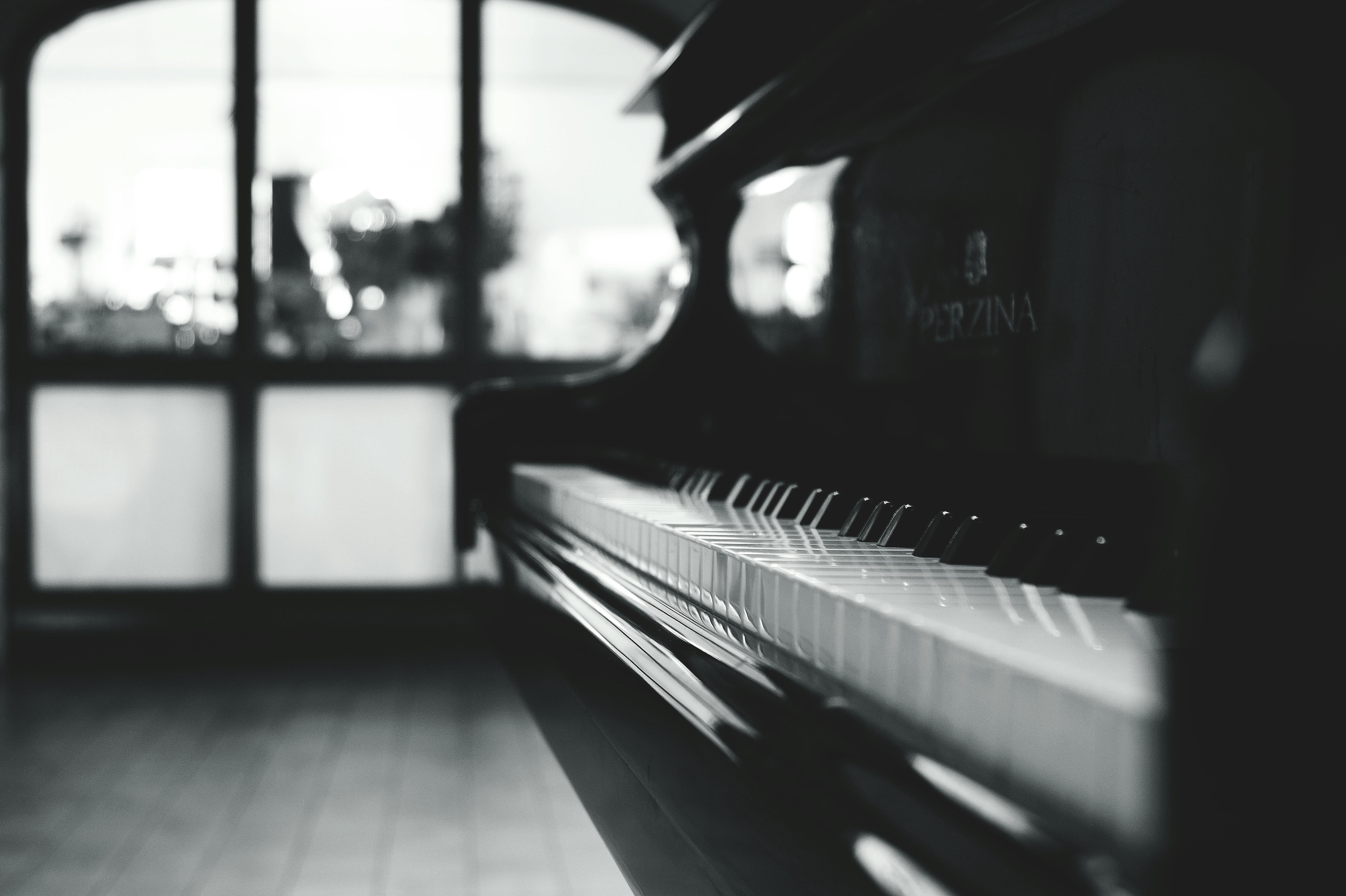 Ein schwarzes Klavier | Quelle: Pexels