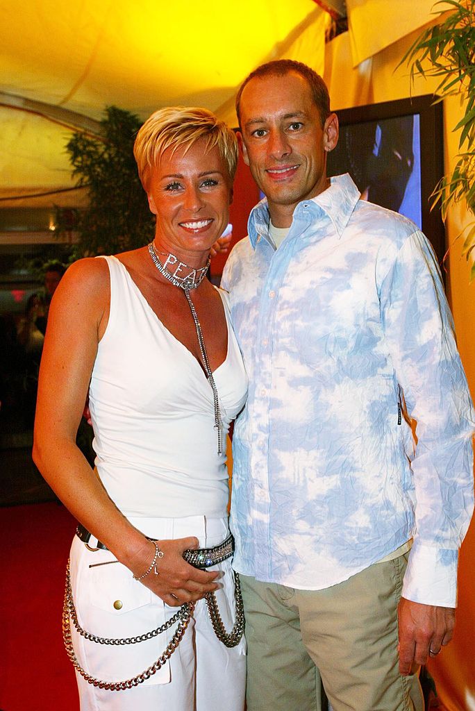 Moderatorin Sonja Zietlow Mit Ehemann Jens Oliver Haas Beim Sommerfest Vom "Schwartzkopff"-Tv | Quelle: Getty Images