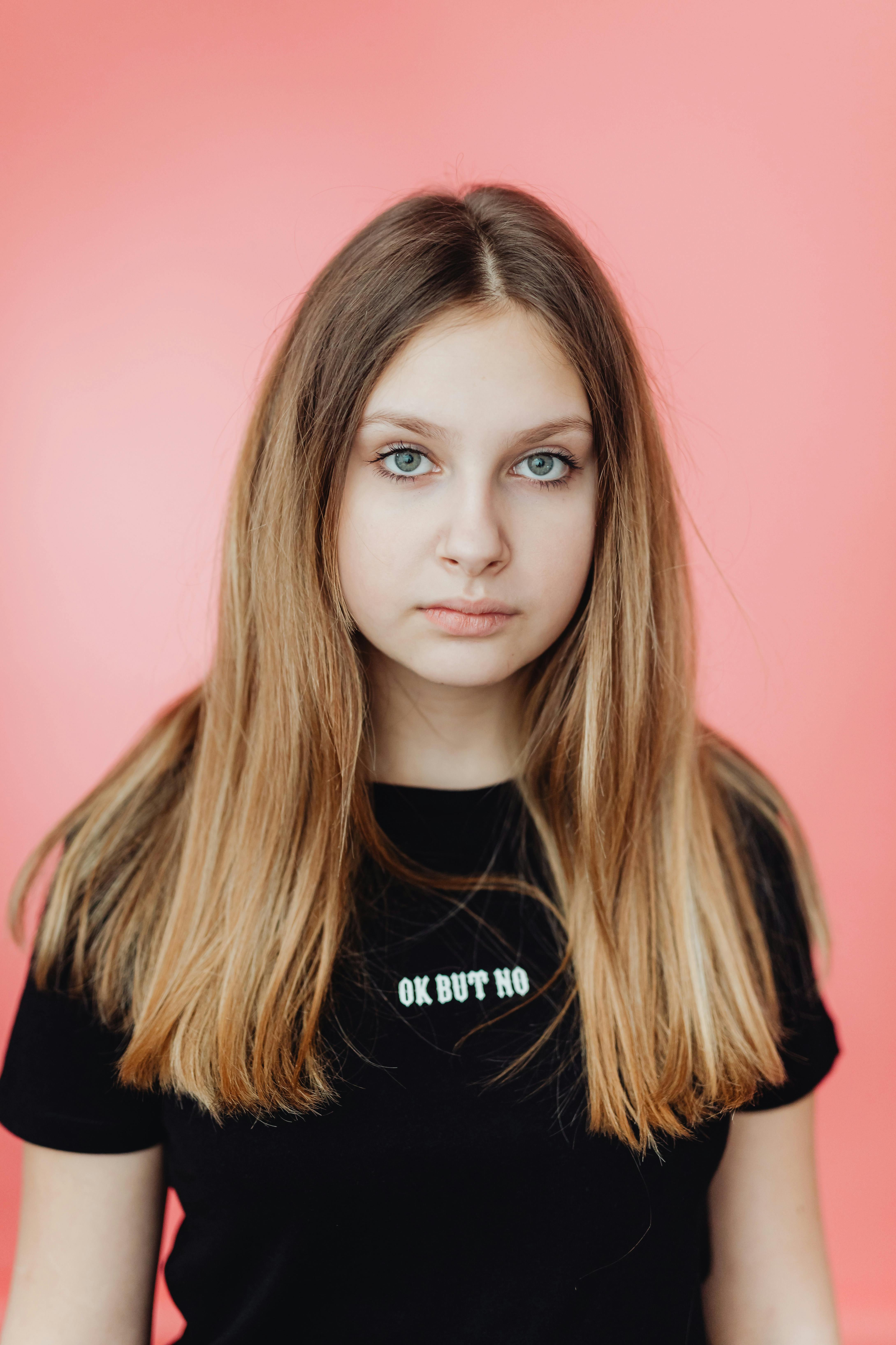 Ein ernsthaftes Mädchen im Teenageralter | Quelle: Pexels