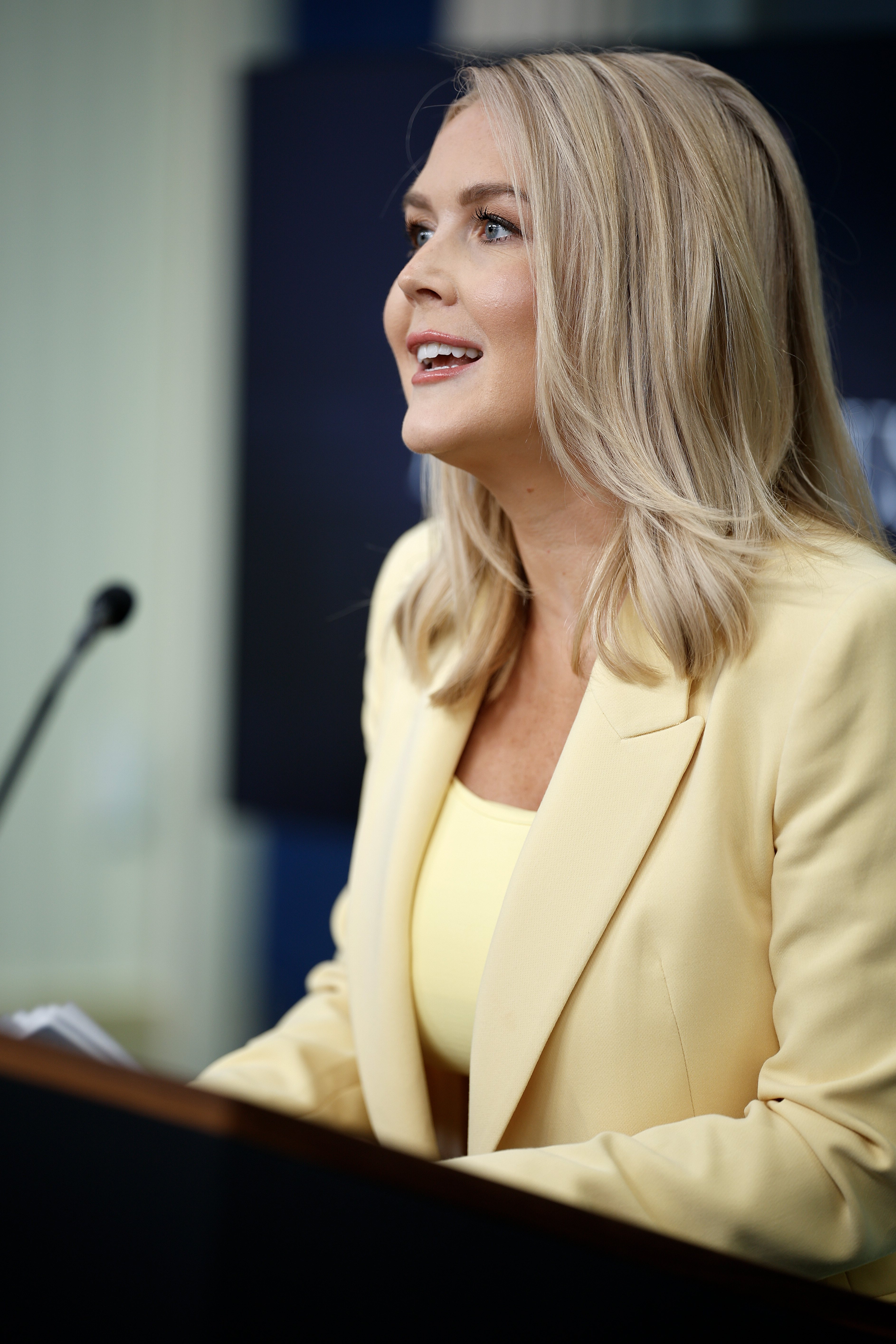 Karoline Leavitt spricht zu Reportern während einer Pressekonferenz im Weißen Haus am 19. Mai 2025 in Washington, D.C. | Quelle: Getty Images