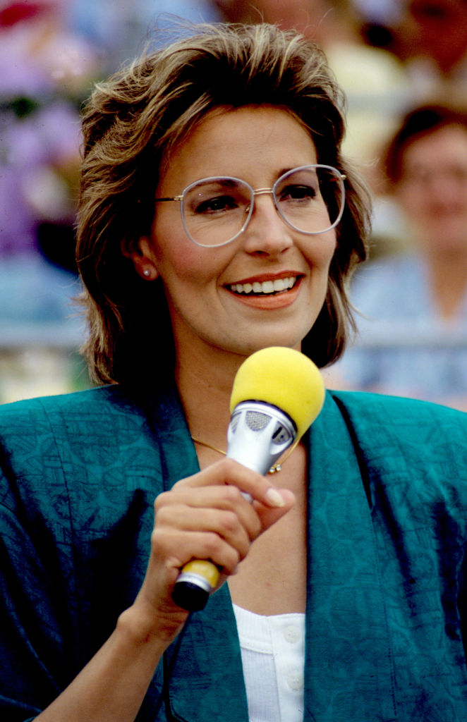 Die ehemalige Fernsehmoderatorin Ilona Christen, fotografiert am 28. Juni 1987. Sie starb 2009 im Alter von 58 Jahren an den Folgen eines schweren Sturzes. | Quelle: Getty Images