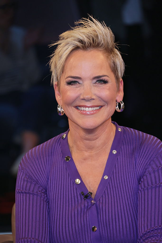 Inka Bause während der NDR Talk Show im NDR Studio am 11. April 2025 in Hamburg | Quelle: Getty Images