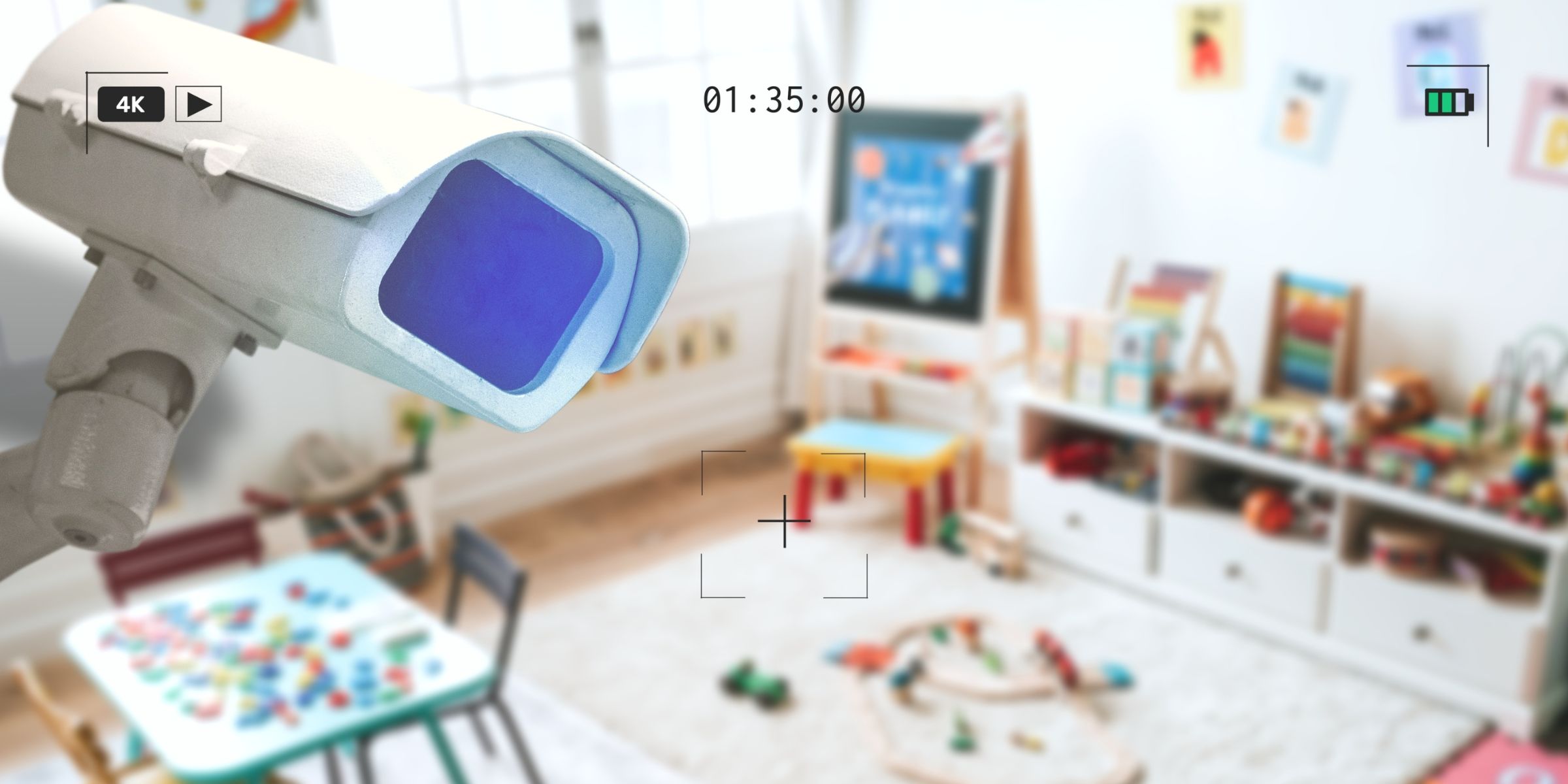 Eine Sicherheitskamera, die ein buntes Kinderspielzimmer überwacht | Quelle: Shutterstock