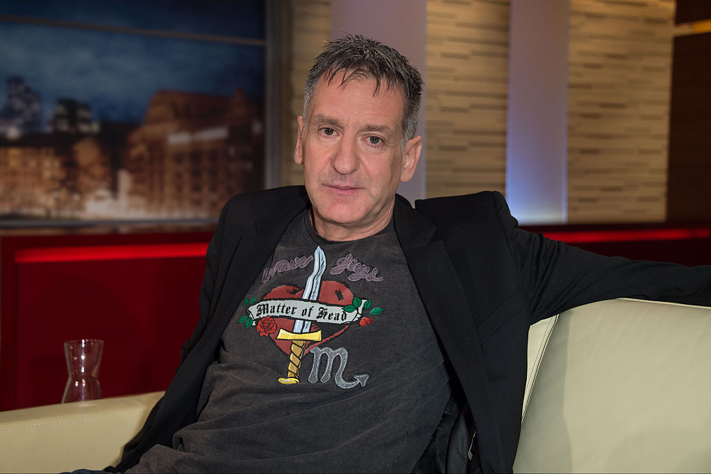 Ex-Fußballprofi Eike Immel besucht die TV-Show "Menschen bei Maischberger" im WDR Studio am 02. Dezember 2014 in Köln, Deutschland. | Quelle: Getty Images