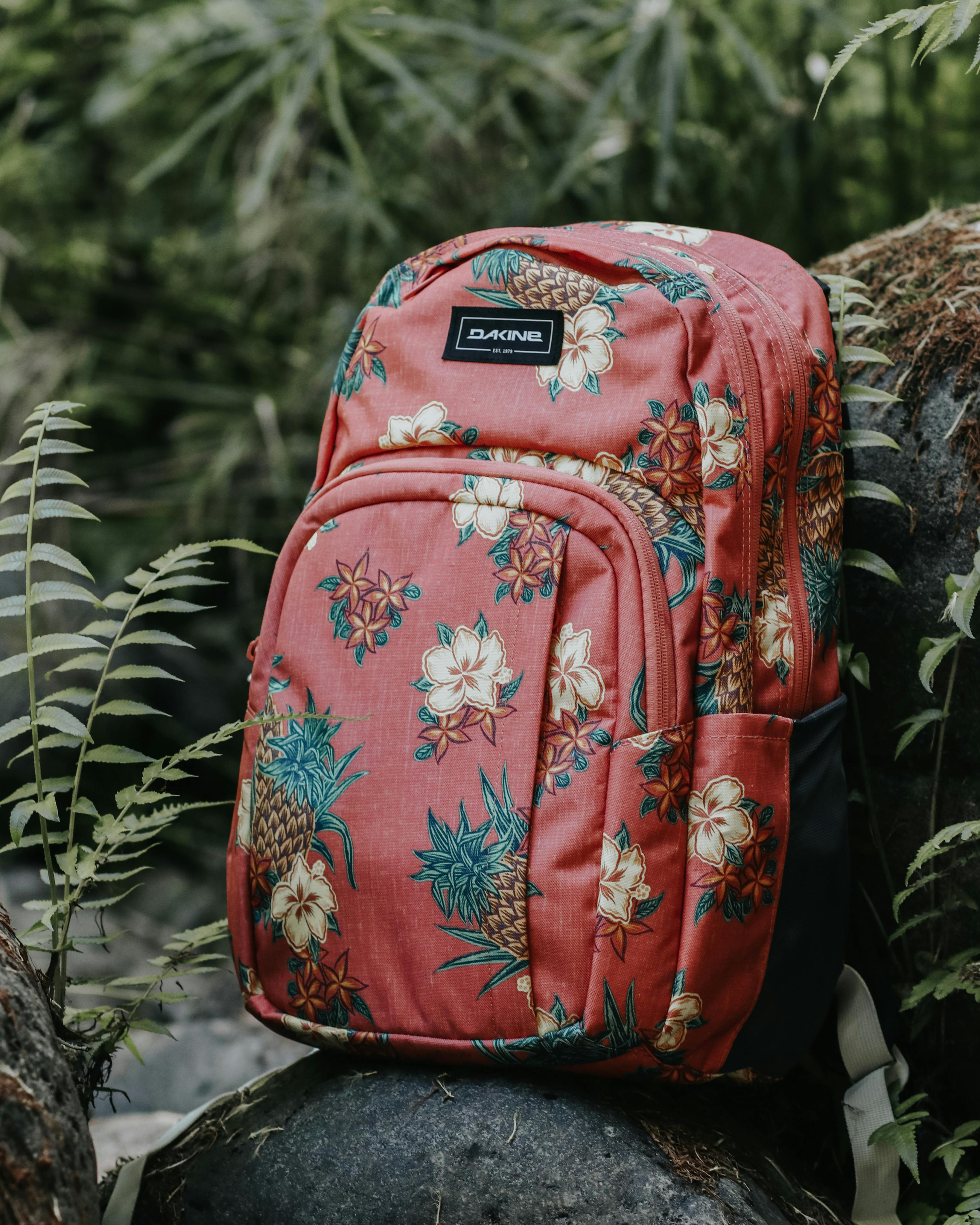 Ein rosa Rucksack | Quelle: Pexels