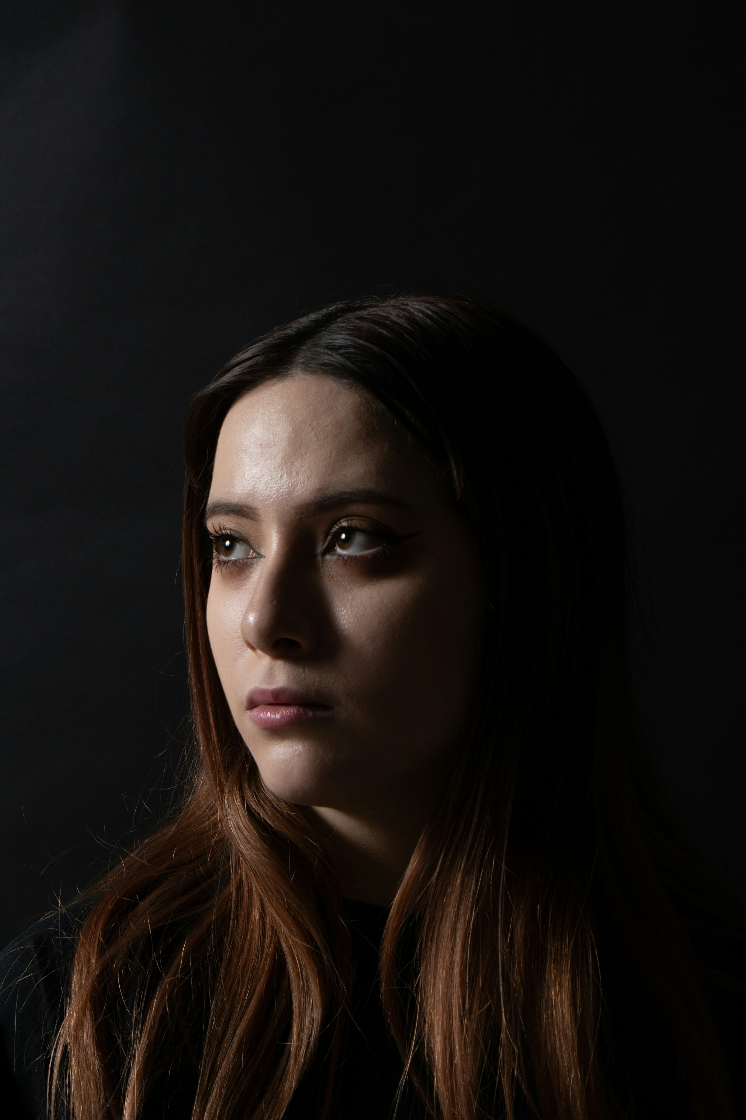 Eine Frau mit einem ernsten Gesichtsausdruck | Quelle: Unsplash