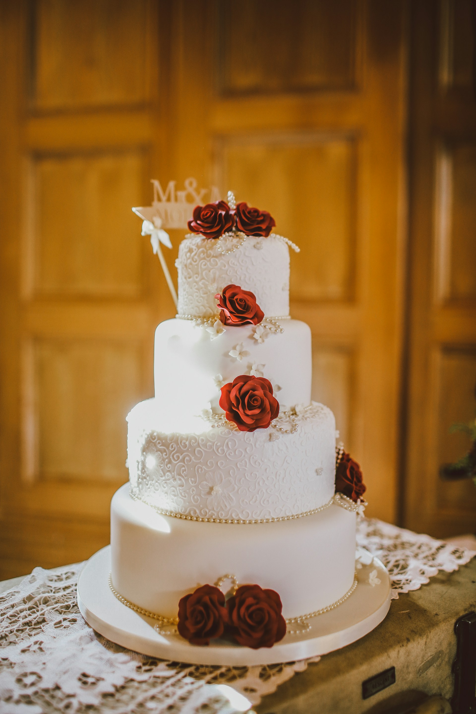 Eine Hochzeitstorte | Quelle: Unsplash