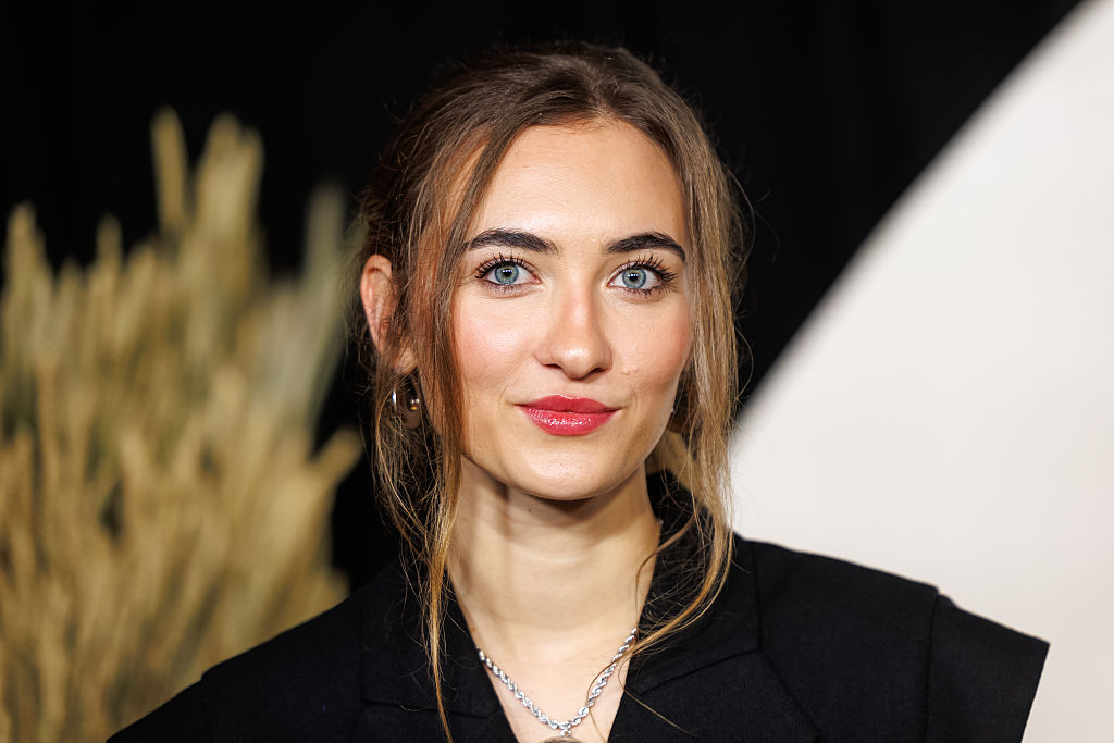 Emmy Pilawa nimmt am 25. Februar 2026 im Zoo Palast in Berlin am Fototermin zu „Ein Hof zum Verlieben“ teil | Quelle: Getty Images