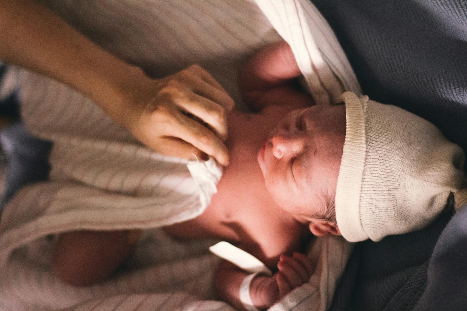 Ein neugeborenes Baby | Quelle: Pexels