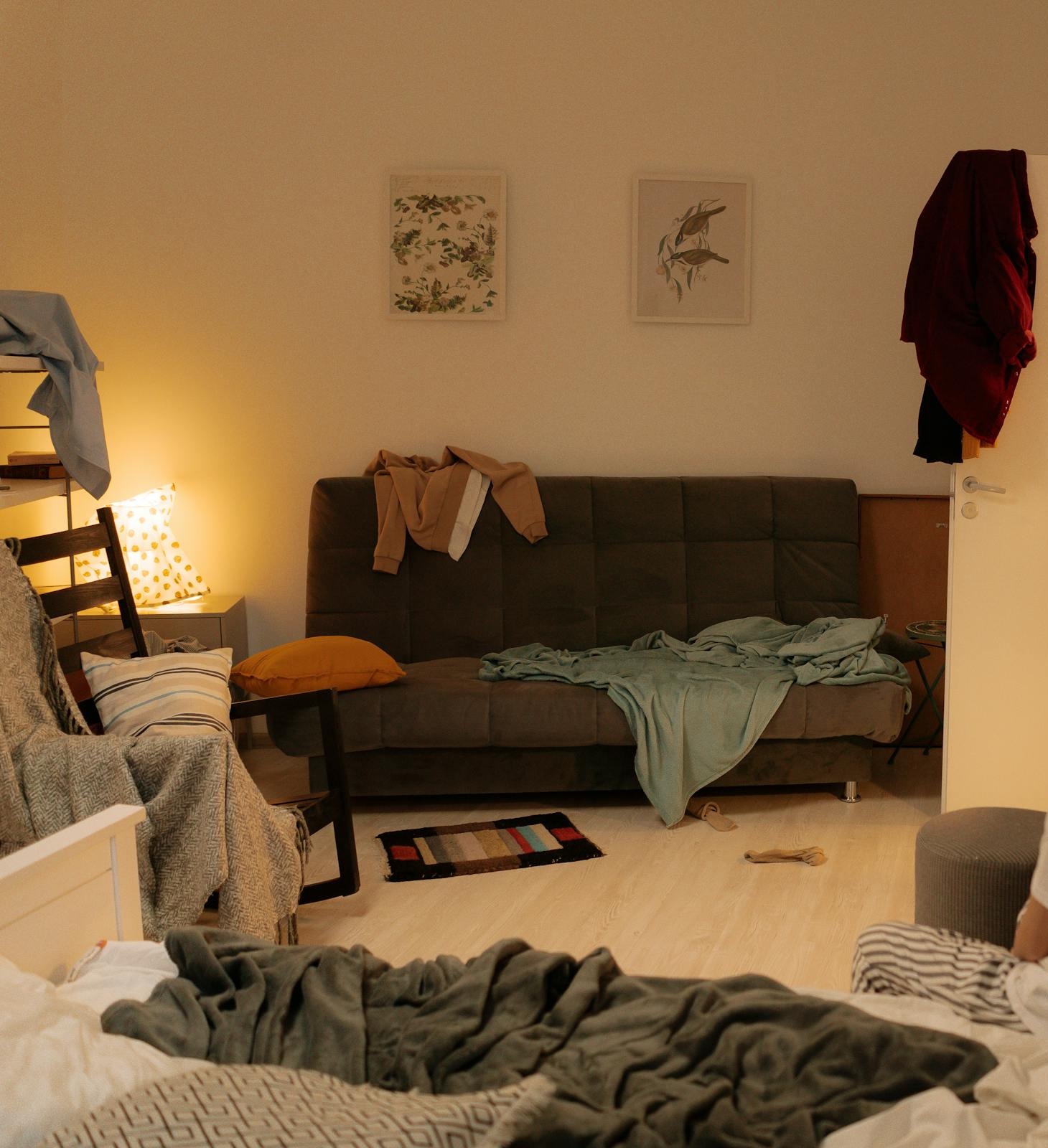 Ein unordentliches Jugendzimmer | Quelle: Pexels