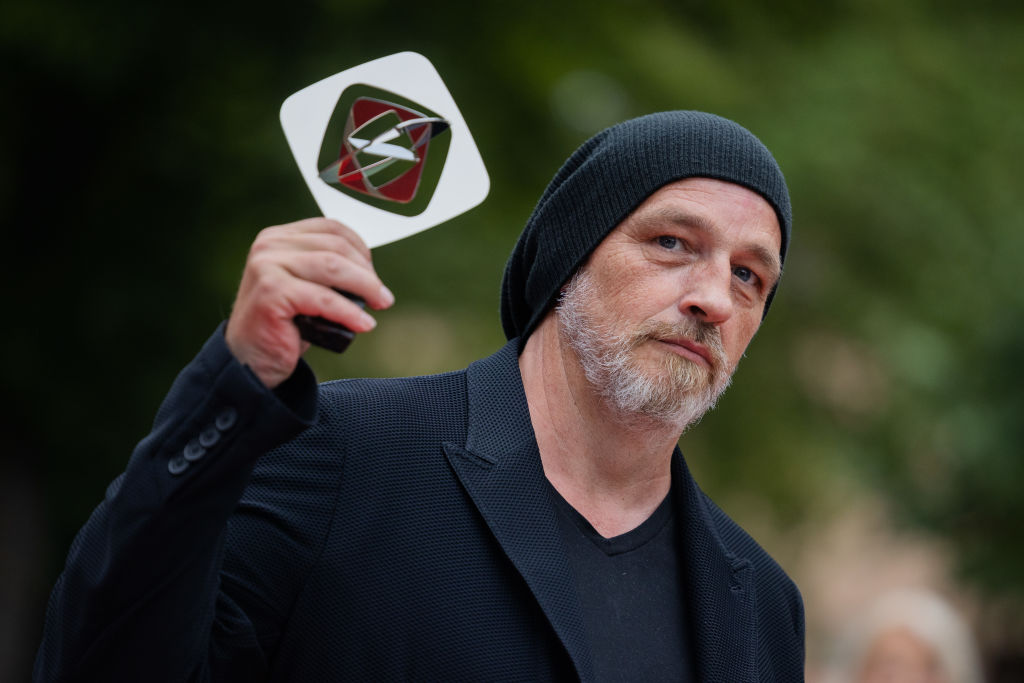 26. August 2022, Nordrhein-Westfalen, Marl: Der Komiker Torsten Sträter bei der 58. Verleihung des Grimme-Preises im Theater Marl | Quelle: Getty Images