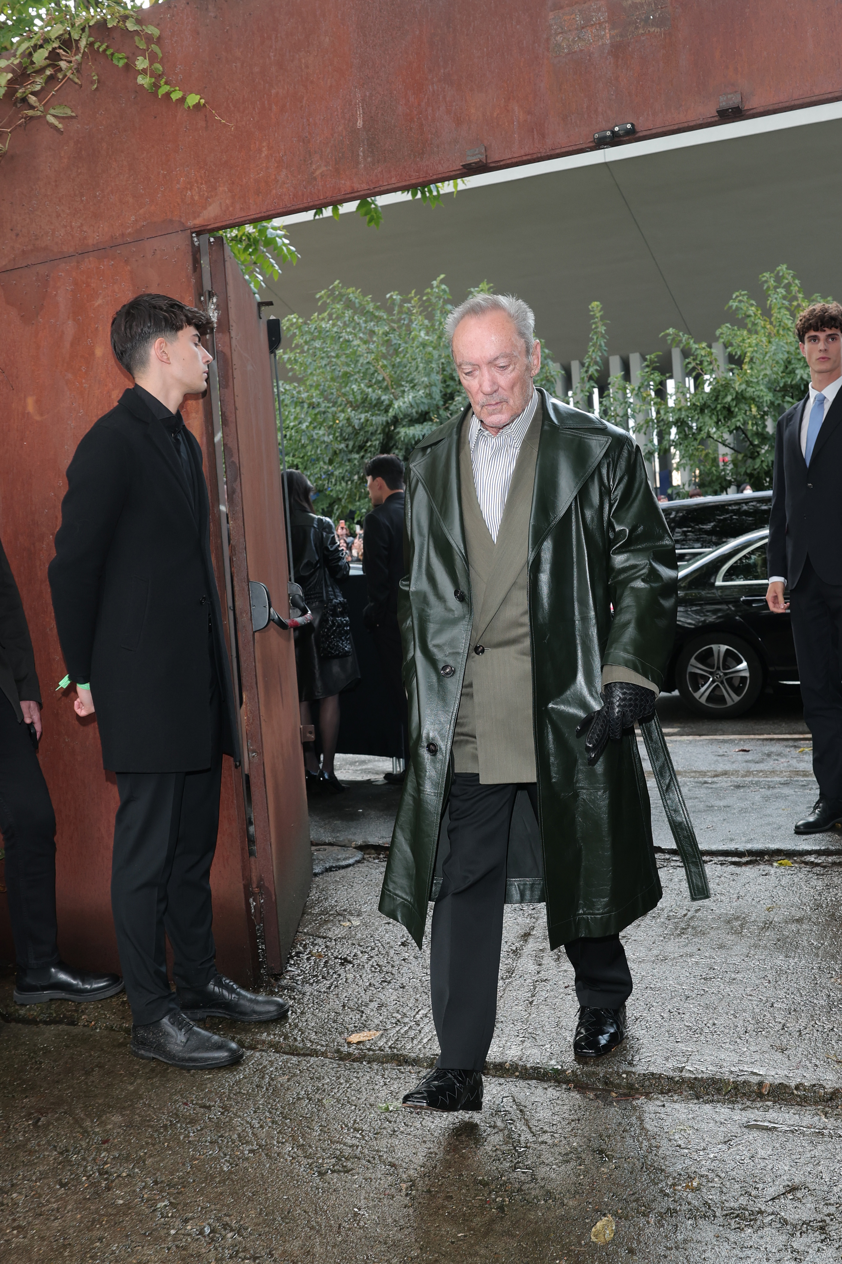 Udo Kiers letzter öffentlicher Auftritt am 27. September 2025 bei der Bottega Veneta Summer 2026 Modenschau in Mailand, Italien | Quelle: Getty Images