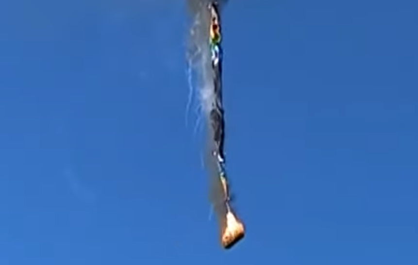 Heißluftballon stürzt ab, nachdem er während des Fluges Feuer gefangen hat, vom 23. Juni 2025 | Quelle: YouTube/@TODAY