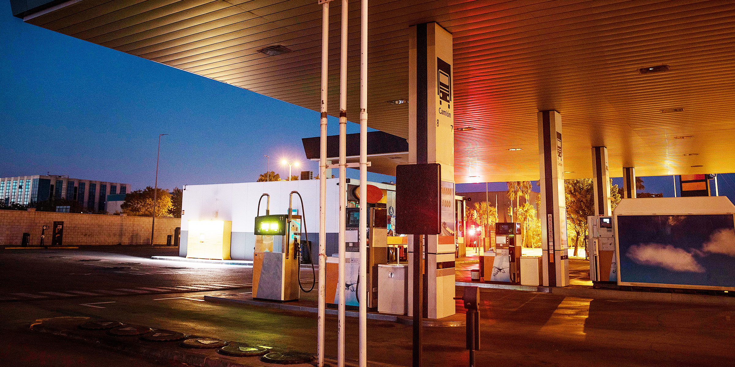 Eine Tankstelle | Quelle: Freepik