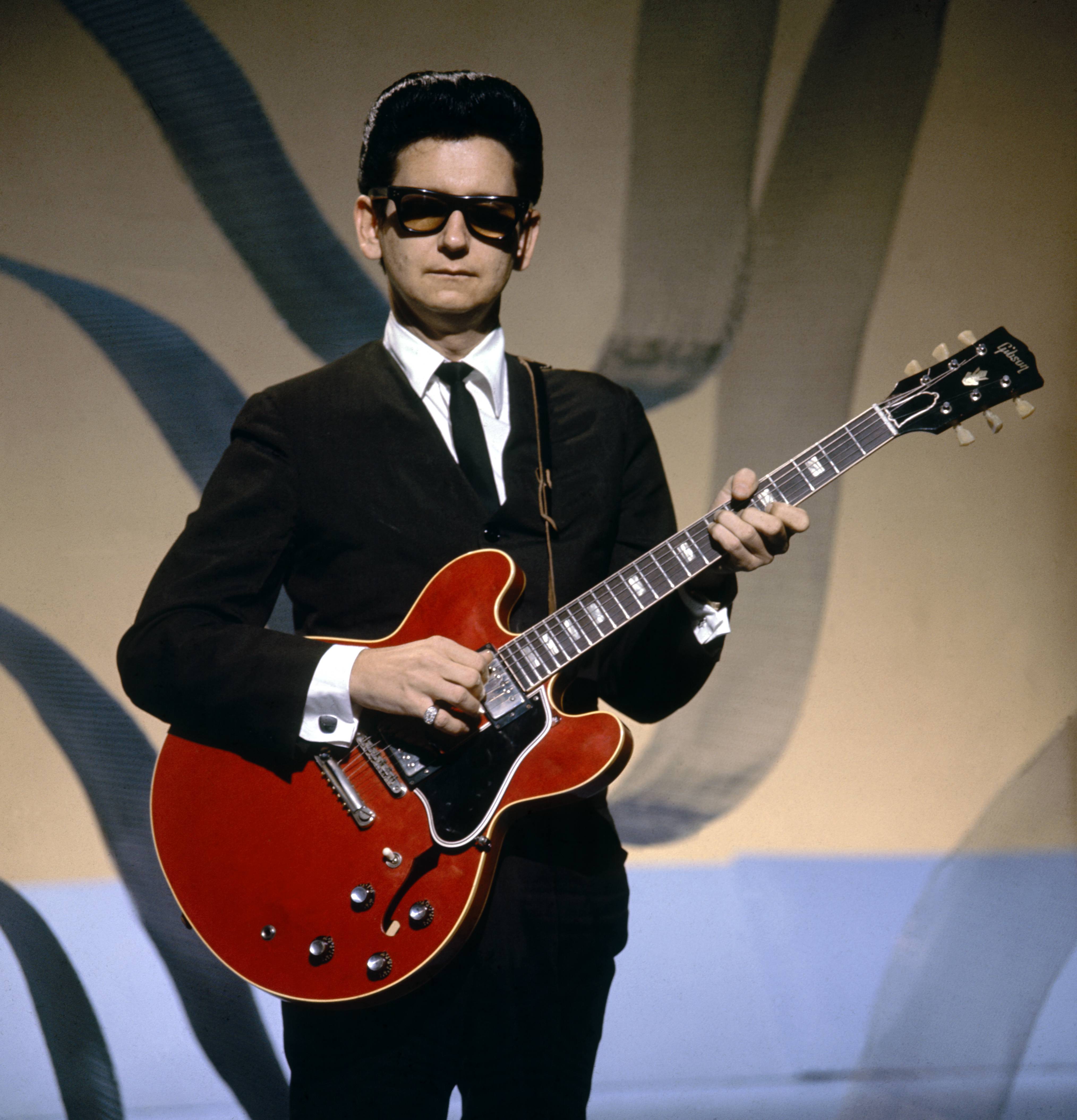 Roy Orbison wurde zu einer der unverwechselbarsten Stimmen der Musikszene und war bekannt für Hits wie