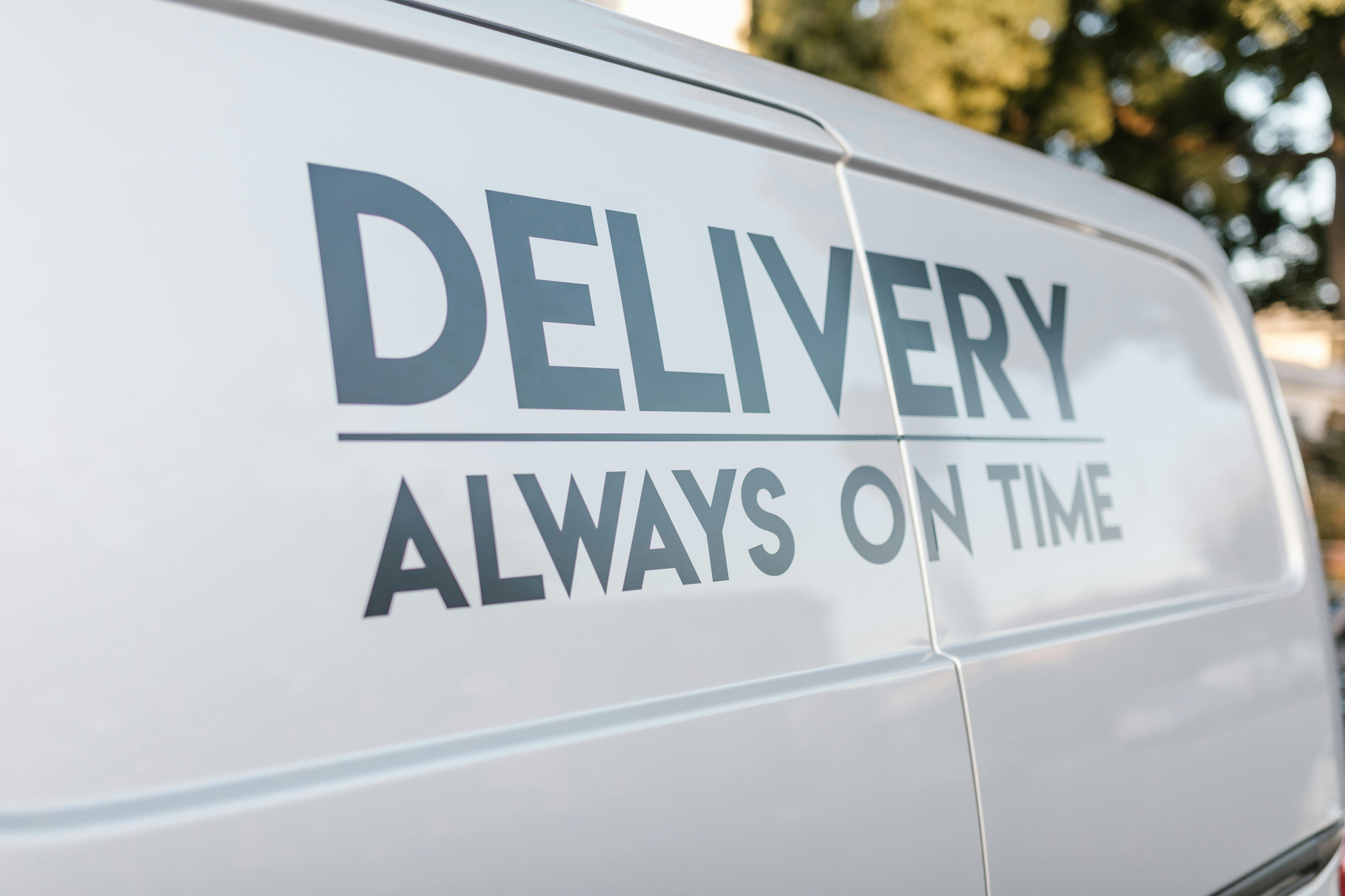 Ein Lieferwagen-Slogan | Quelle: Pexels