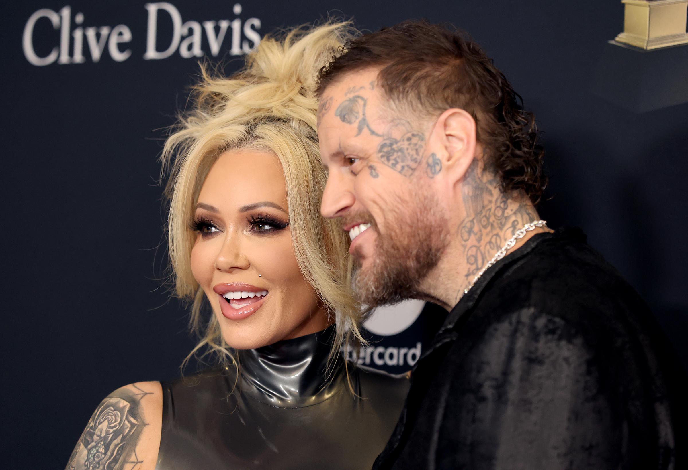 Jelly Roll und Bunnie Xo nehmen am 31. Januar 2026 an der Pre-Grammy-Gala in Beverly Hills teil. Jüngsten Berichten zufolge hat das ehemalige Paar bereits damit begonnen, seine Immobilien und sonstigen Vermögenswerte aufzuteilen, während noch unklar ist, wie die Scheidungsvereinbarung letztendlich aussehen wird. | Quelle: Getty Images