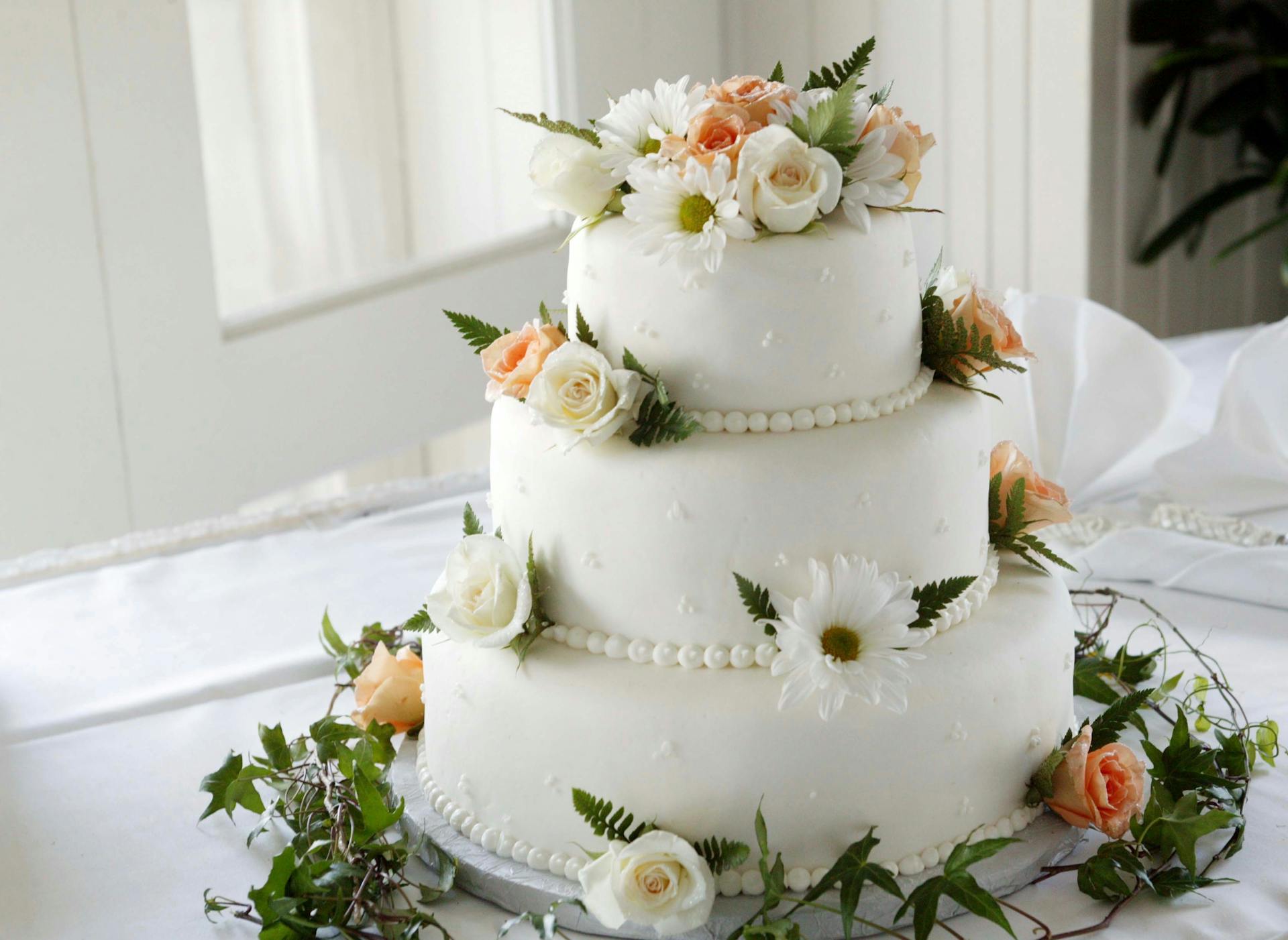 Eine Hochzeitstorte | Quelle: Pexels
