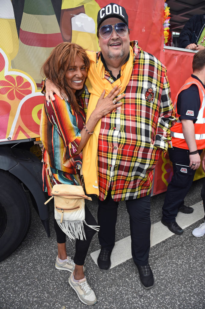 Nadja Naddel abd el Farrag und Andreas Ellermann während der Schlagermove-Parade am 25. Mai 2024 in Hamburg | Quelle: Getty Images