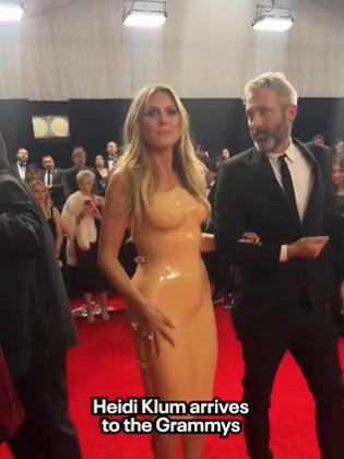 Heidi Klum bei ihrer Ankunft bei den Grammys 2026 | Quelle: x.com/PopCulture2000s/status/2018114799477878881?s=20