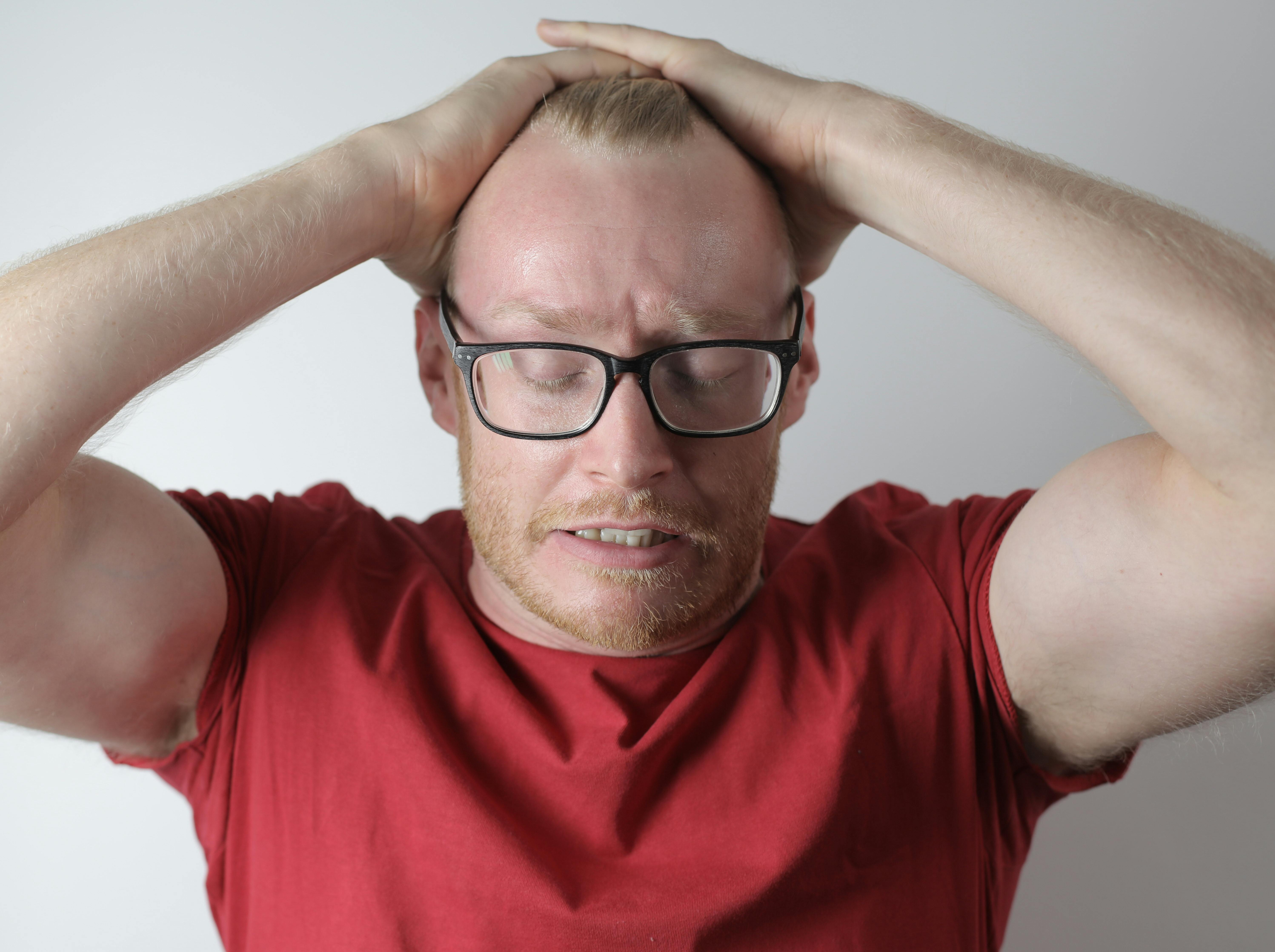 Ein gestresster Mann | Quelle: Pexels