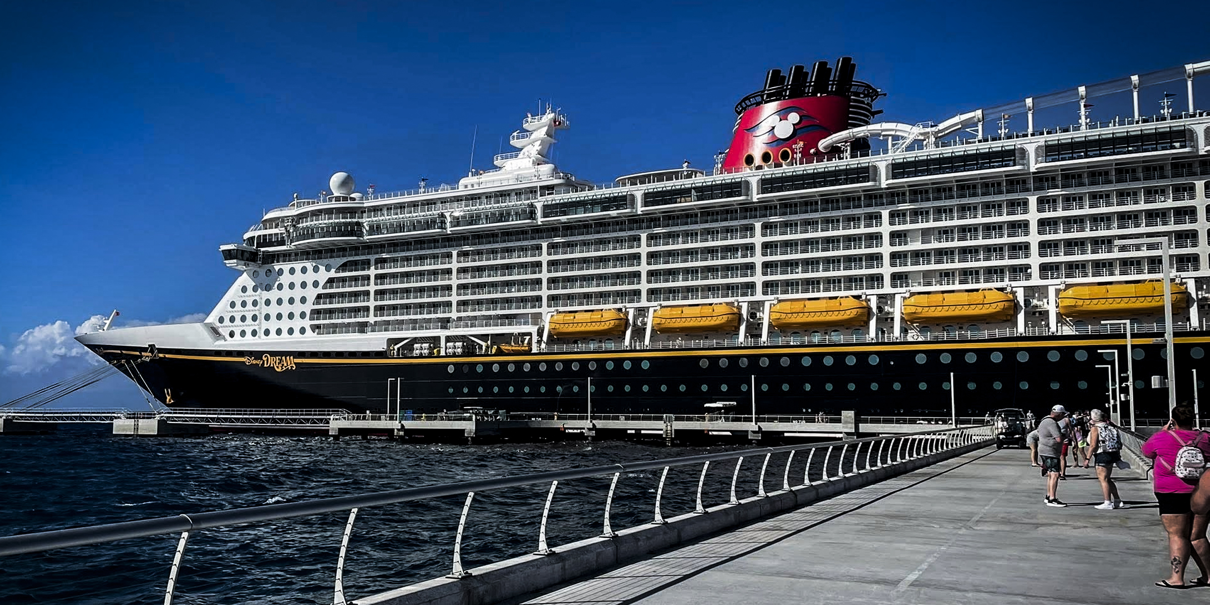 Das Schiff Disney Dream | Quelle: Facebook/Bobbi Jo Aune