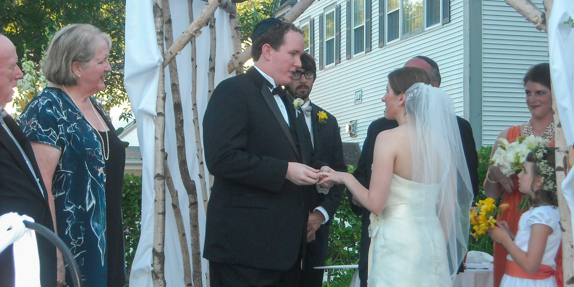Ein Paar, das heiratet | Quelle: Flickr (CC BY 2.0) by wlashbrook