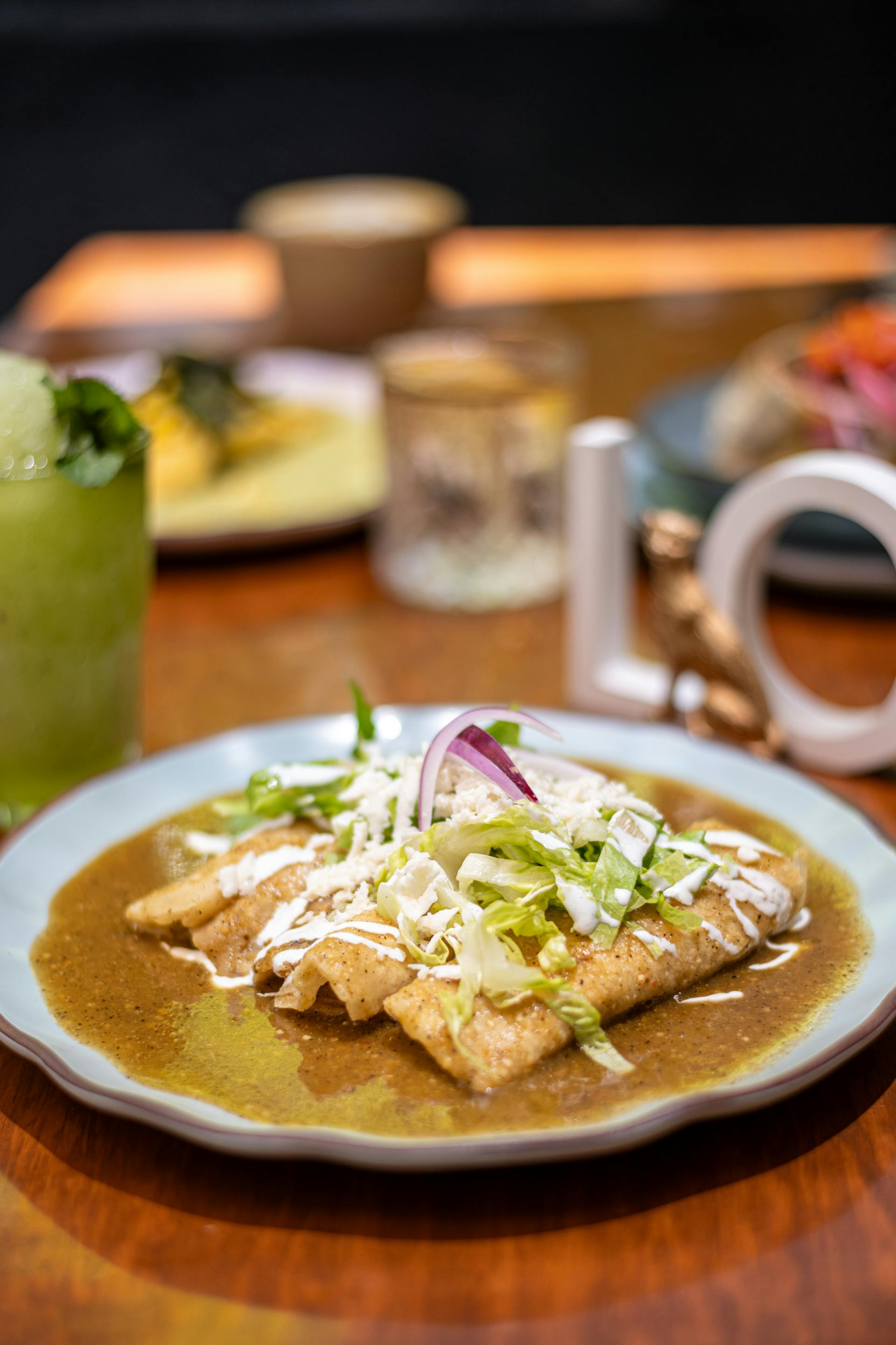 Enchiladas auf einem Teller | Quelle: Pexels