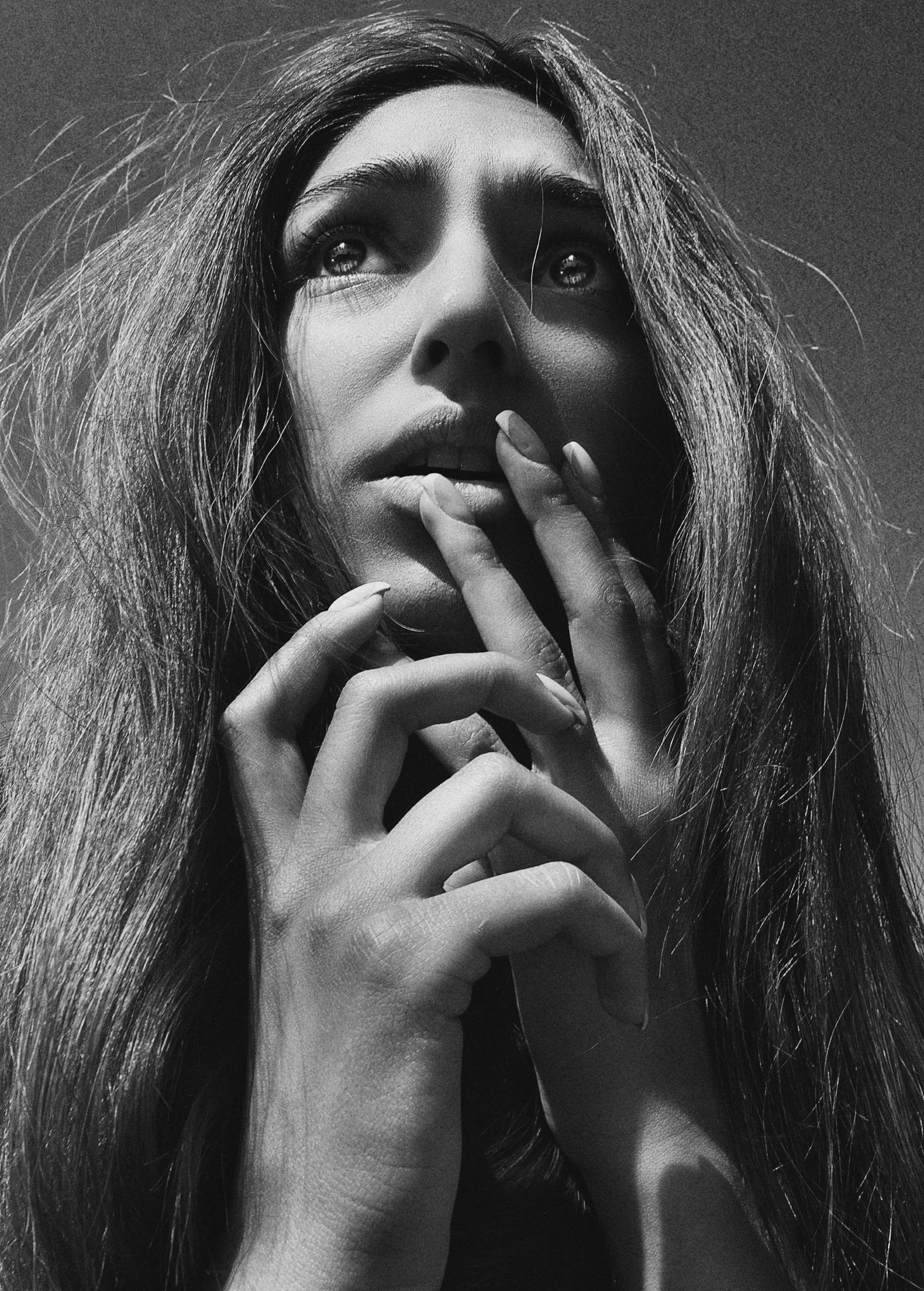 Eine nervöse Frau | Quelle: Pexels