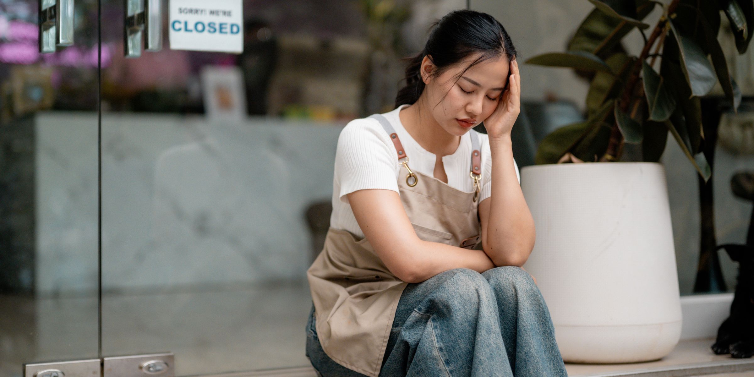 Gestresster Restaurantangestellter | Quelle: Shutterstock