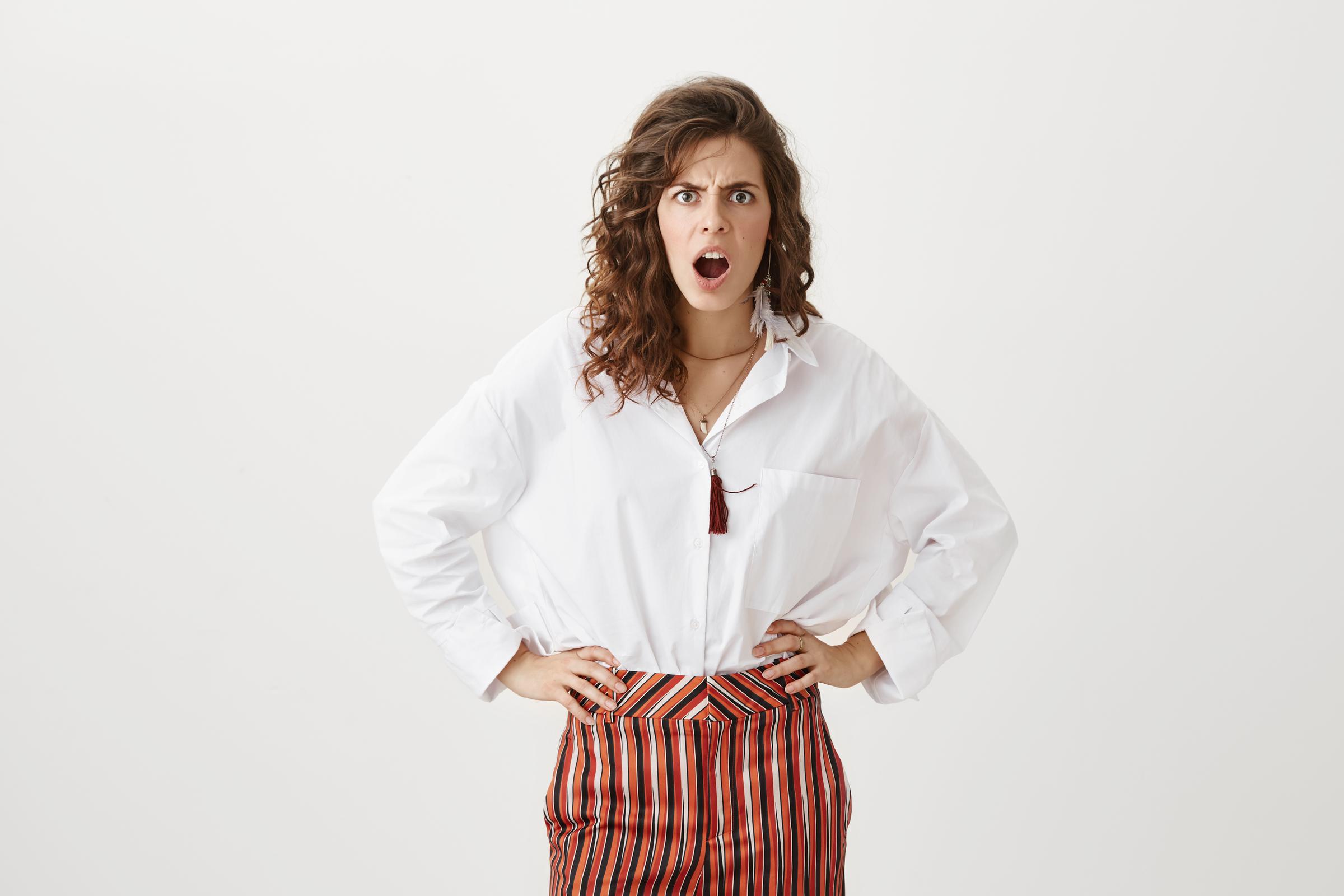 Eine wütende Frau | Quelle: Freepik