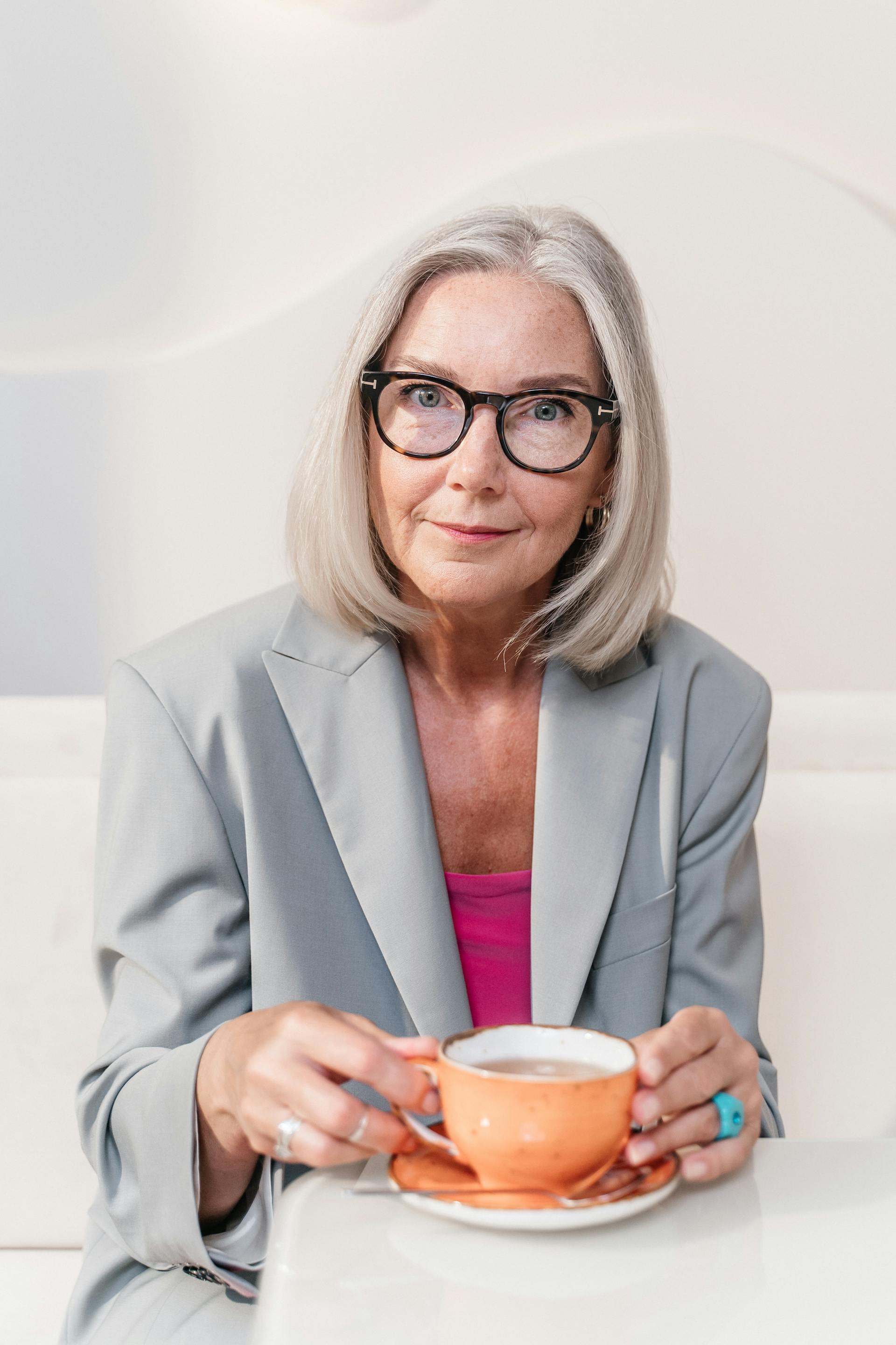 Eine Frau in einem Coffee Shop | Quelle: Pexels