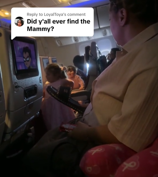 Das Bild zeigt das kleine Mädchen mit dem Gabel | Quelle: tiktok.com/@donnitta_renee/video/7493295998652026158?_r=1&_t=ZS-952R7Kpb2kW