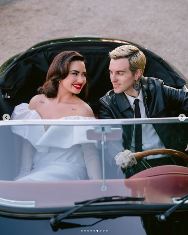 Demi Lovato und Jordan „Jutes“ Lutes lächeln sich gegenseitig an. | Quelle: Instagram/josevilla