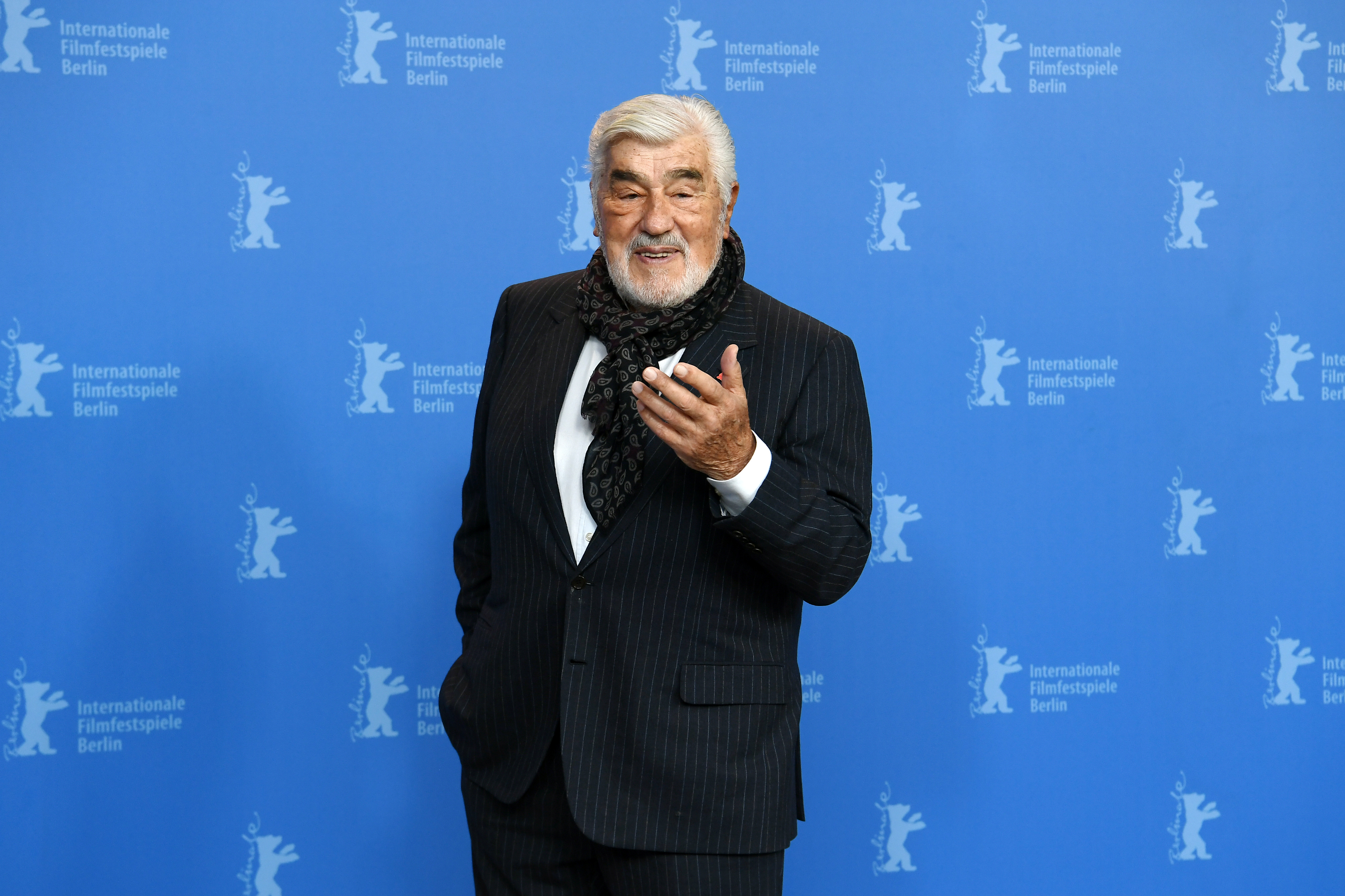 Mario Adorf posiert beim Fototermin zu „Es hätte schlimmer kommen können – Mario Adorf” während der 69. Internationalen Filmfestspiele Berlin im Grand Hyatt Hotel am 12. Februar 2019 in Berlin, Deutschland | Quelle: Getty Images