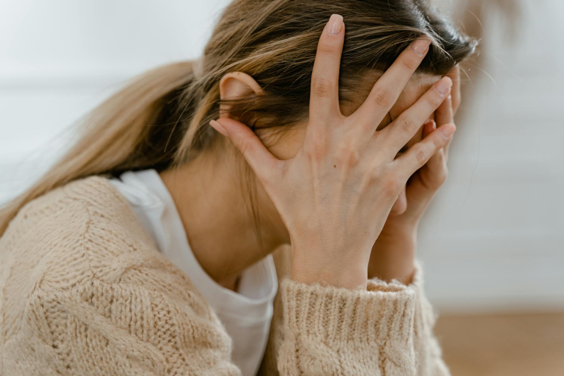 Eine besorgte Frau | Quelle: Pexels