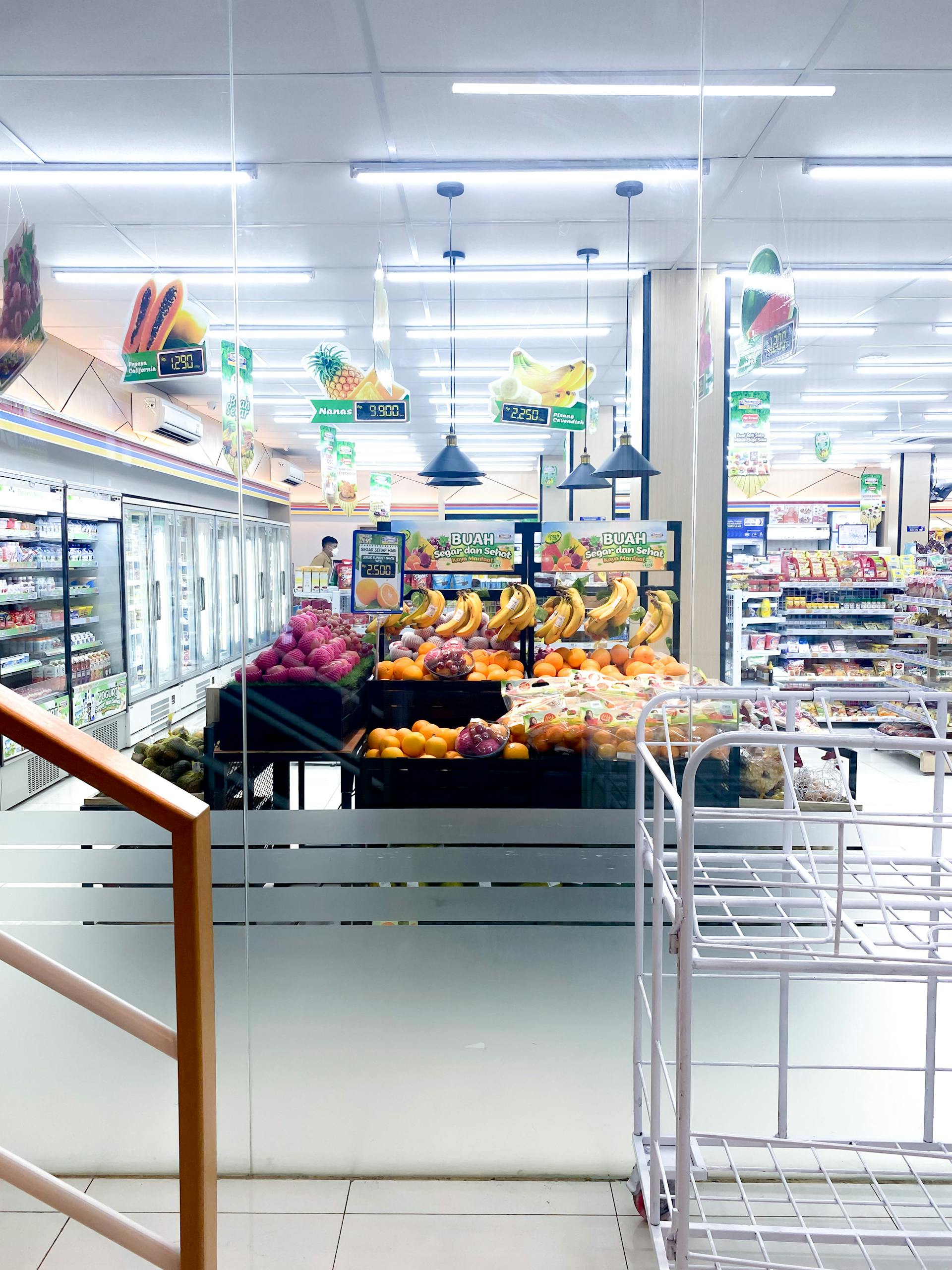 Im Inneren eines Supermarktes | Quelle: Pexels