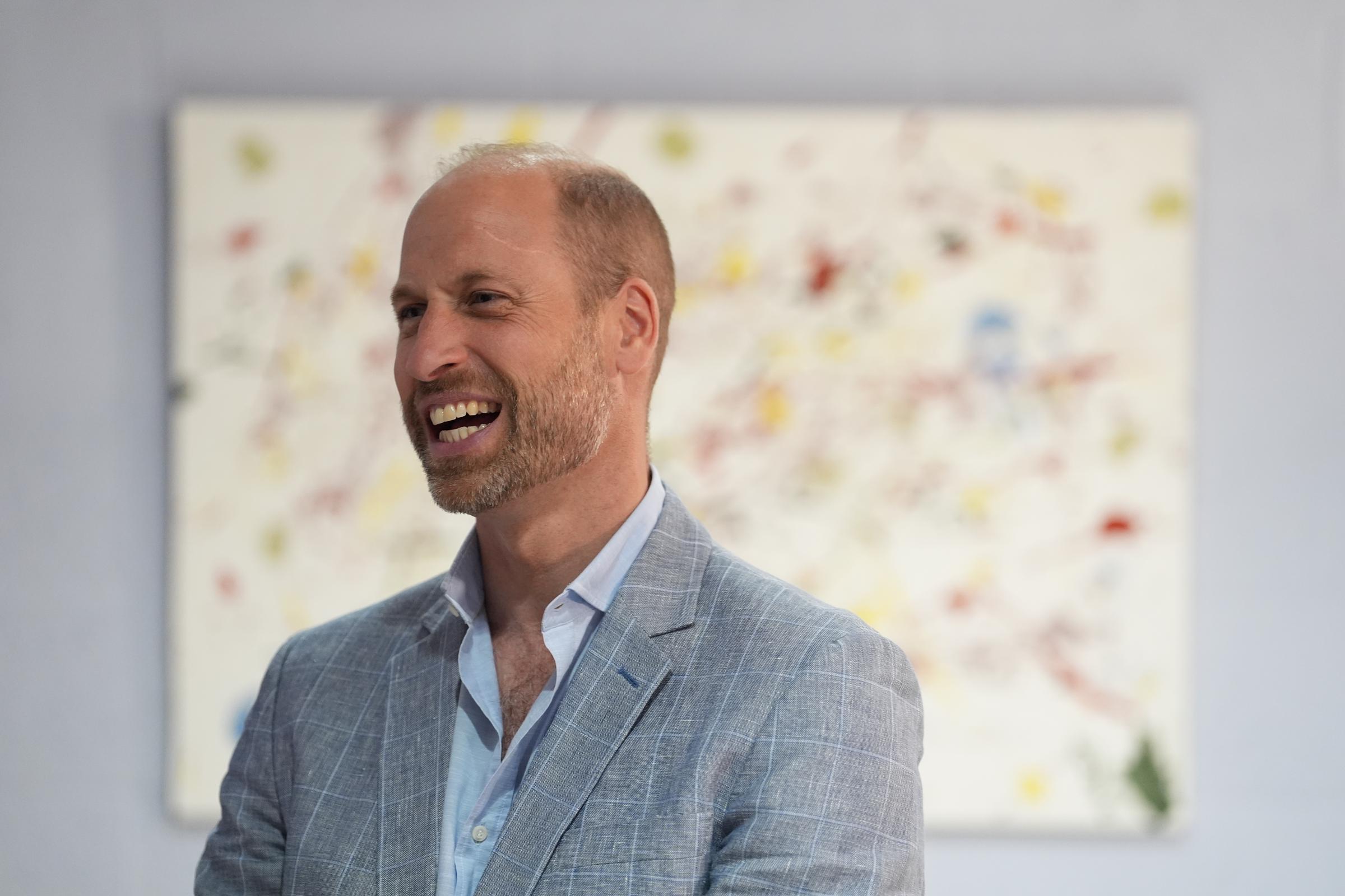 William besuchte am 9. Juli 2026 den Gemeinschaftsraum im Eagle House in Hastings im Rahmen eines Termins, bei dem lokale Fischerei- und von Jugendlichen geleitete Organisationen im Mittelpunkt standen. Der Besuch fand einen Monat vor einer großen Veränderung in Harrys Wohnsituation statt, die die Beziehung der beiden Brüder erneut ins Rampenlicht rückte. | Quelle: Getty Images