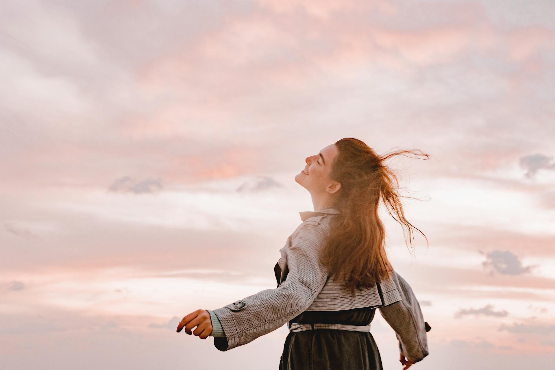 Eine fröhliche Frau | Quelle: Pexels