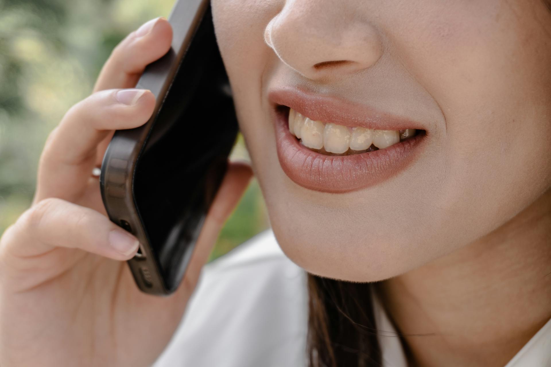 Eine Frau, die telefoniert | Quelle: Pexels