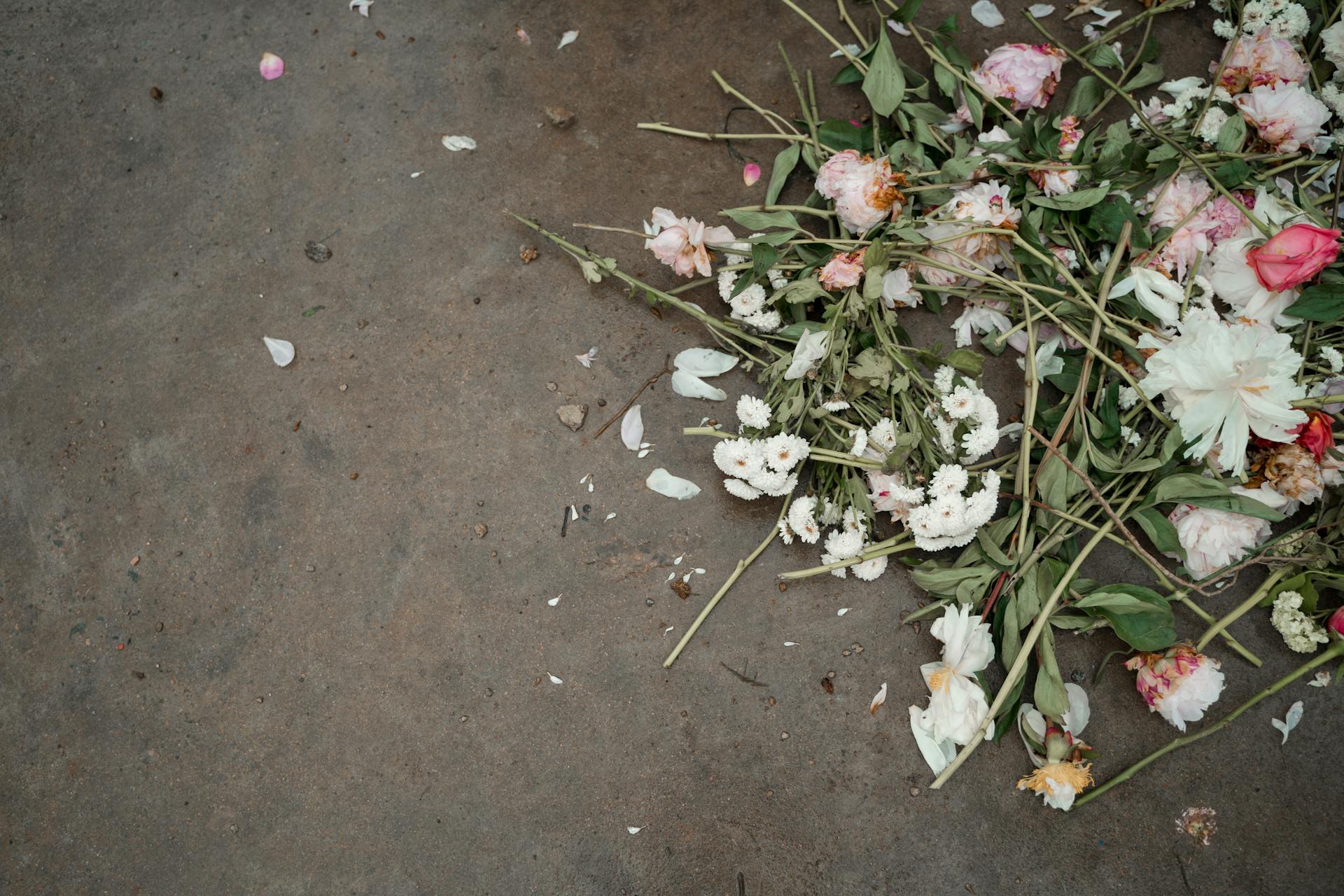 Blumen auf dem Boden | Quelle: Pexels