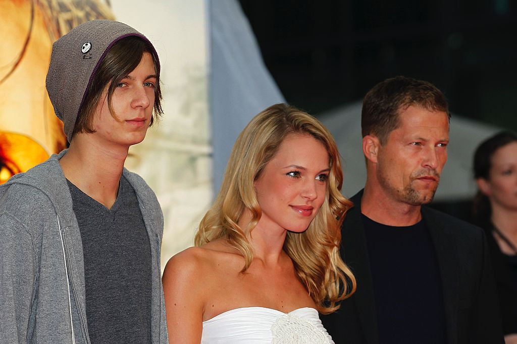 Til Schweiger Mit Seiner Freundin Svenja Holtmann Und Seinem Großen Sohn Valentin Bei Der Premiere Des Kinofilms Hangover 2 Im Sony Center In Berlin | Quelle: Getty Images