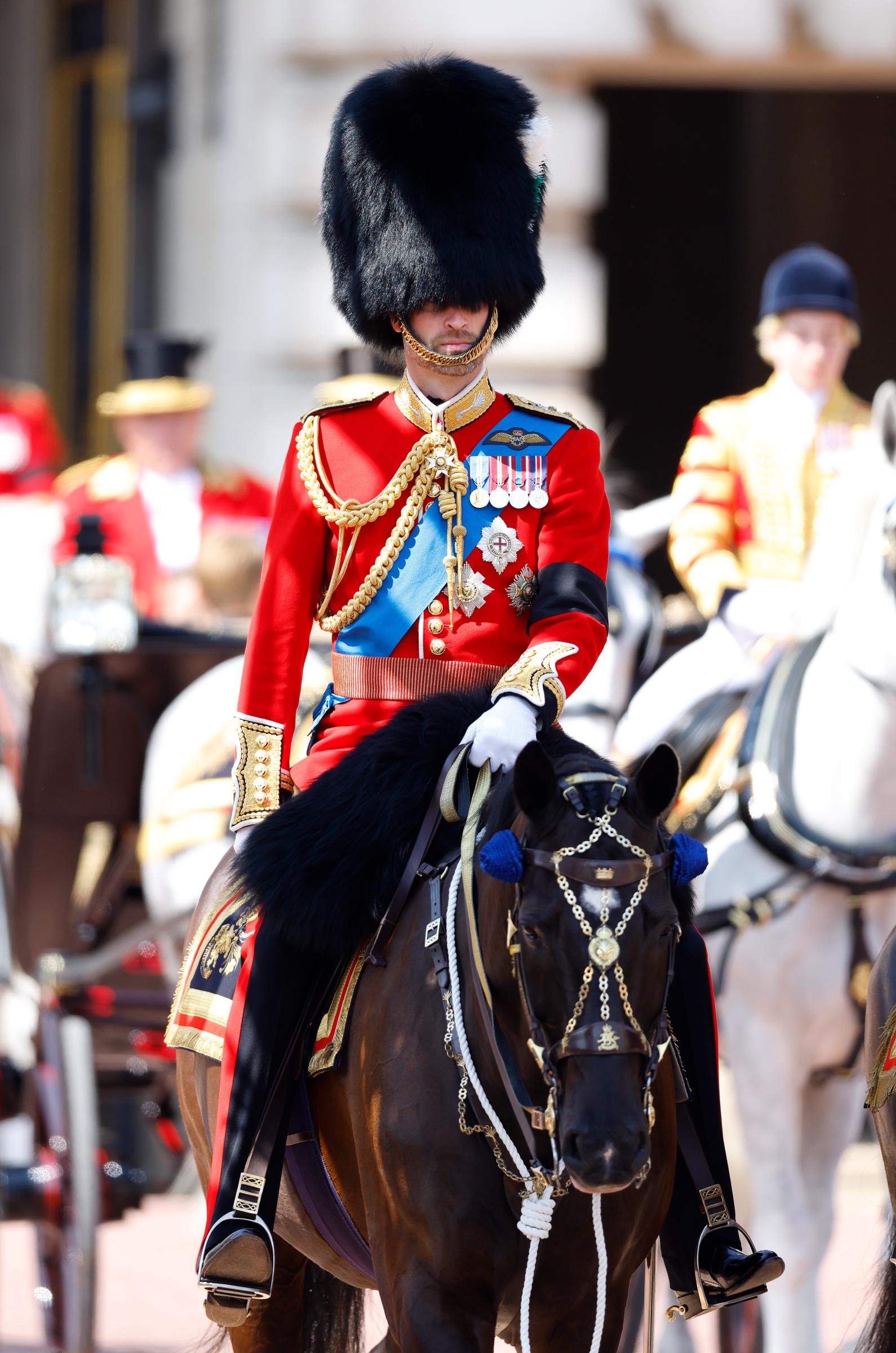 Prinz William verlässt den Buckingham Palace auf einem Pferd während des Trooping the Colour 2025 in London, England | Quelle: Getty Images
