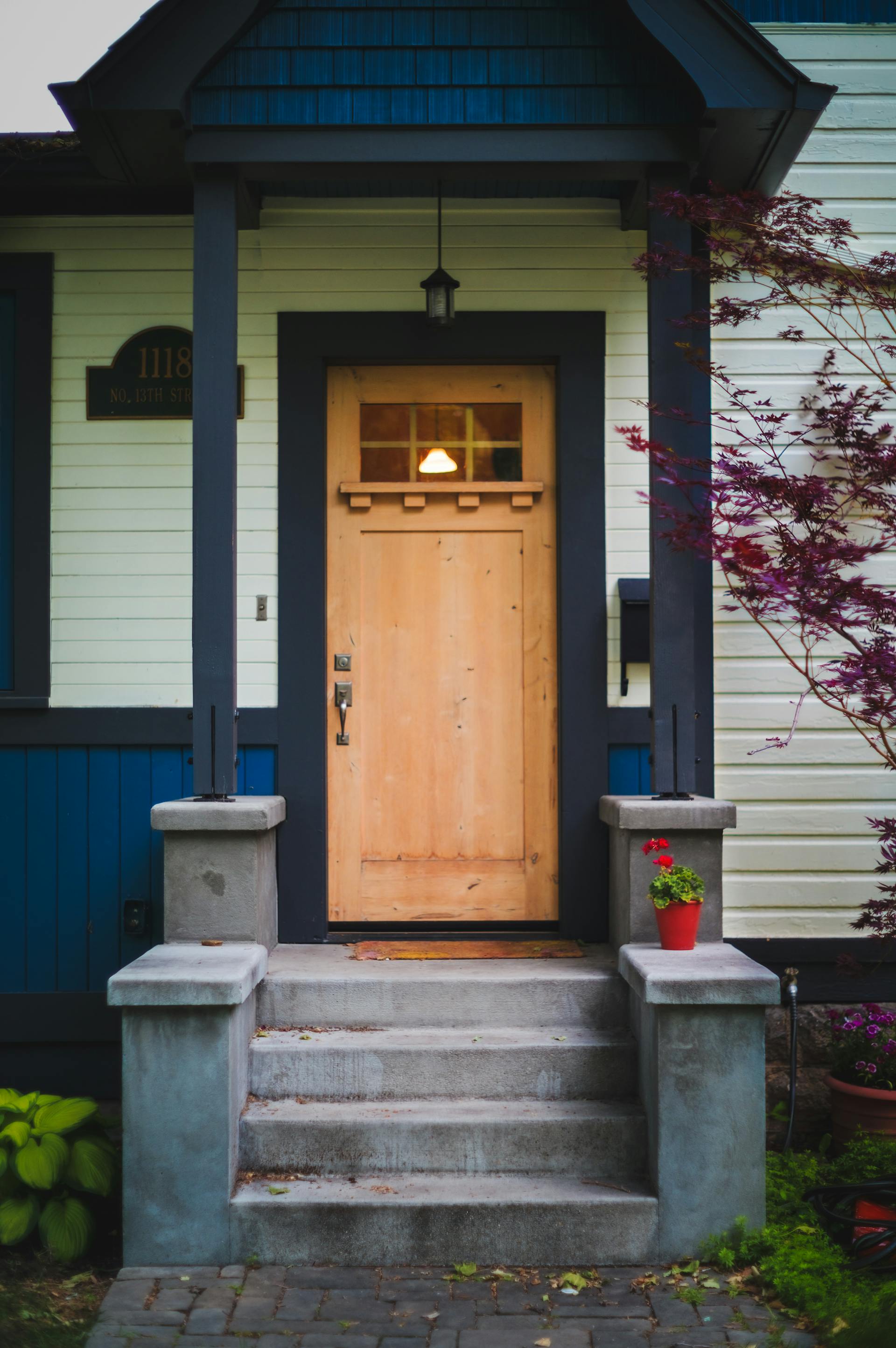 Die Eingangstür eines Hauses | Quelle: Pexels