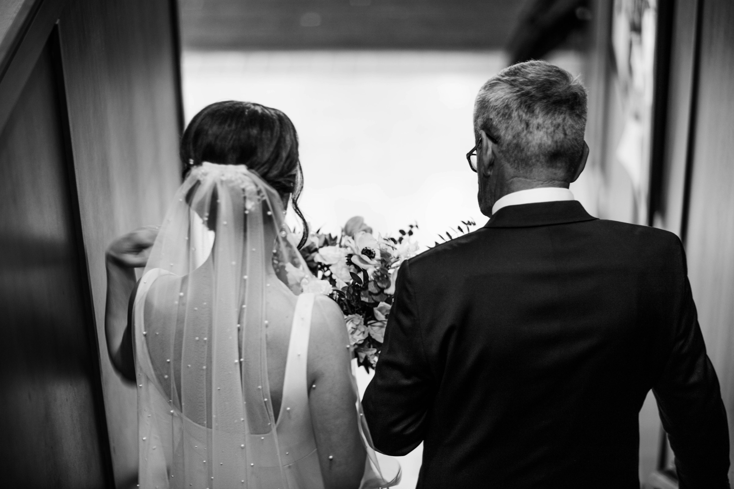 Panna młoda i ojciec | Źródło: Unsplash