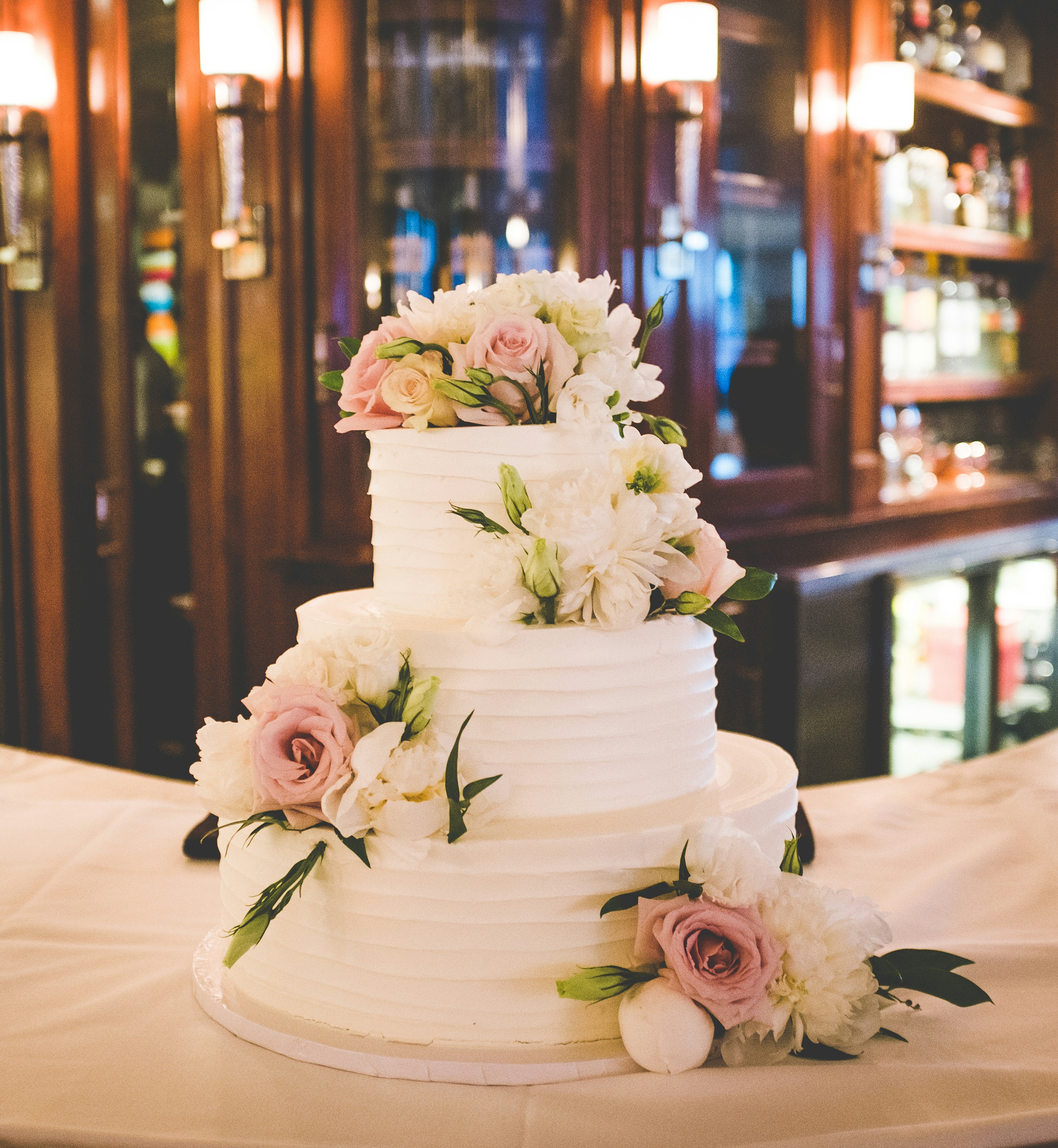 Eine wunderschöne Hochzeitstorte | Quelle: Unsplash