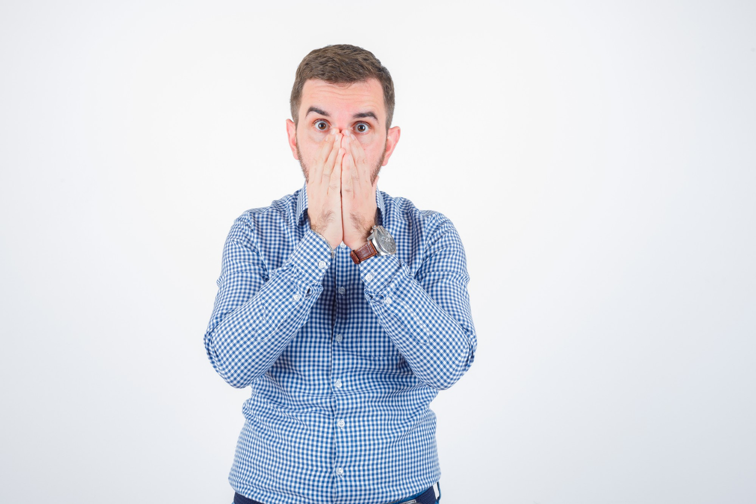 Ein schockierter Mann | Quelle: Freepik