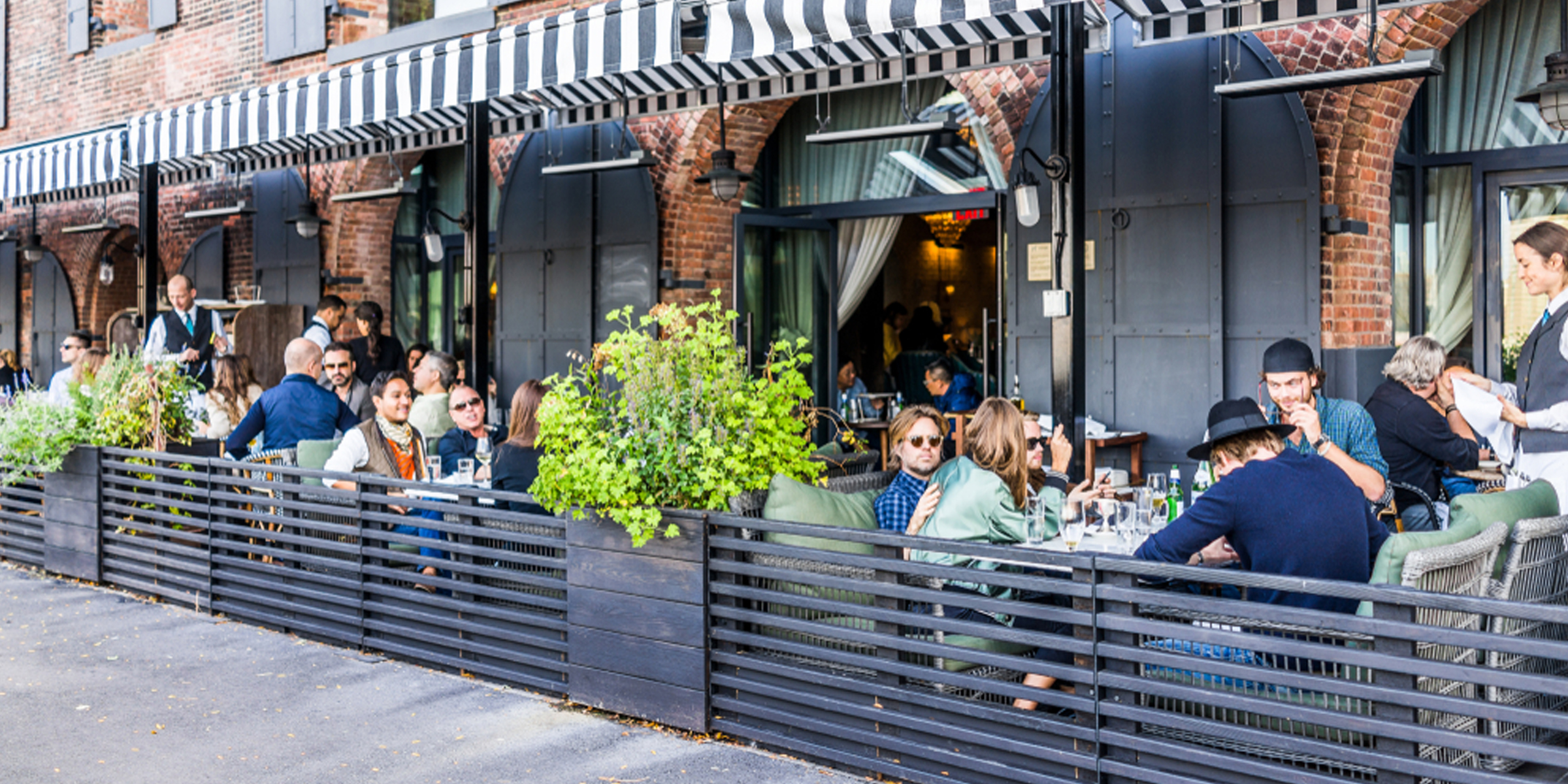 Das Äußere eines Restaurants | Quelle: Shutterstock